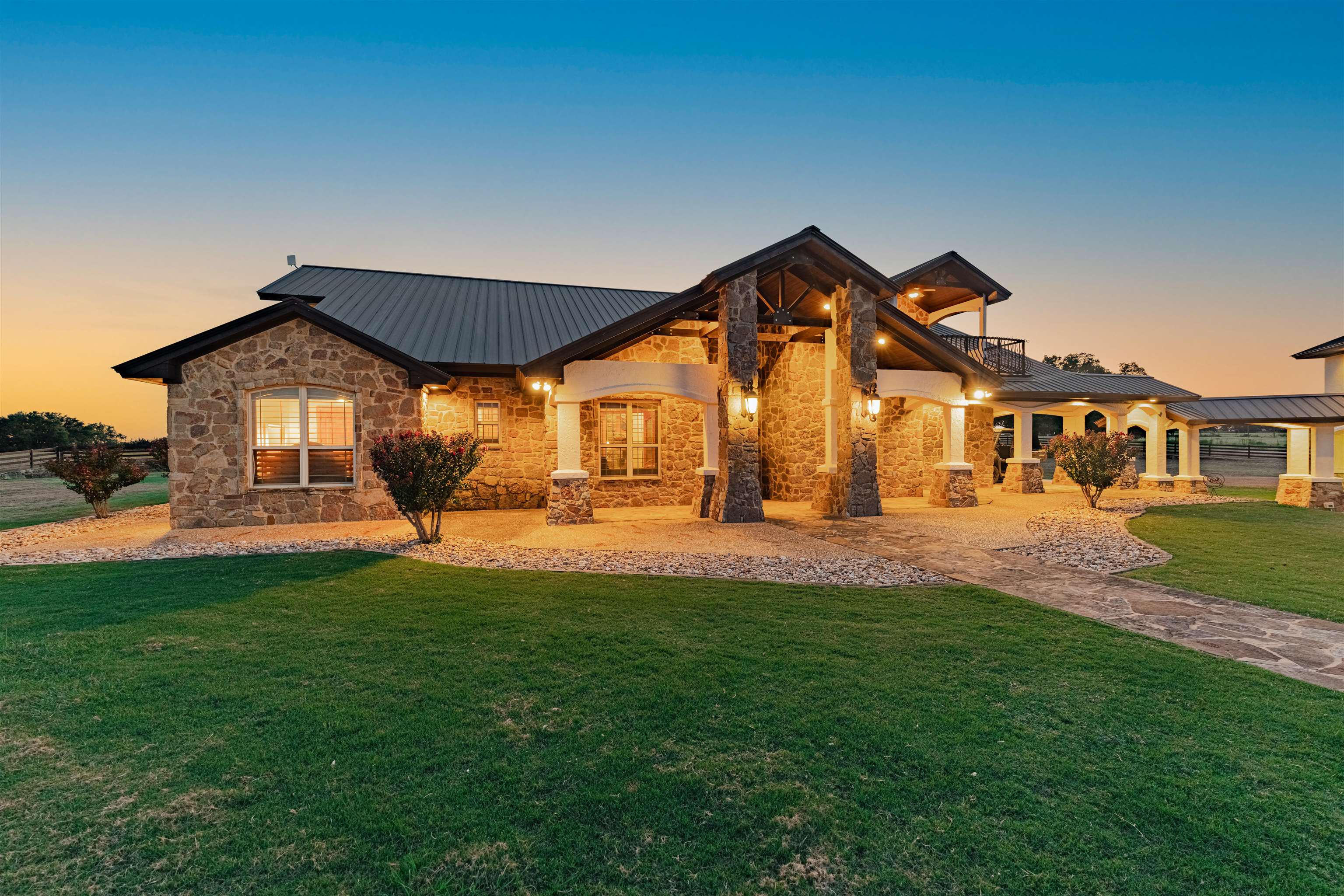 1400 CR 320, Bertram