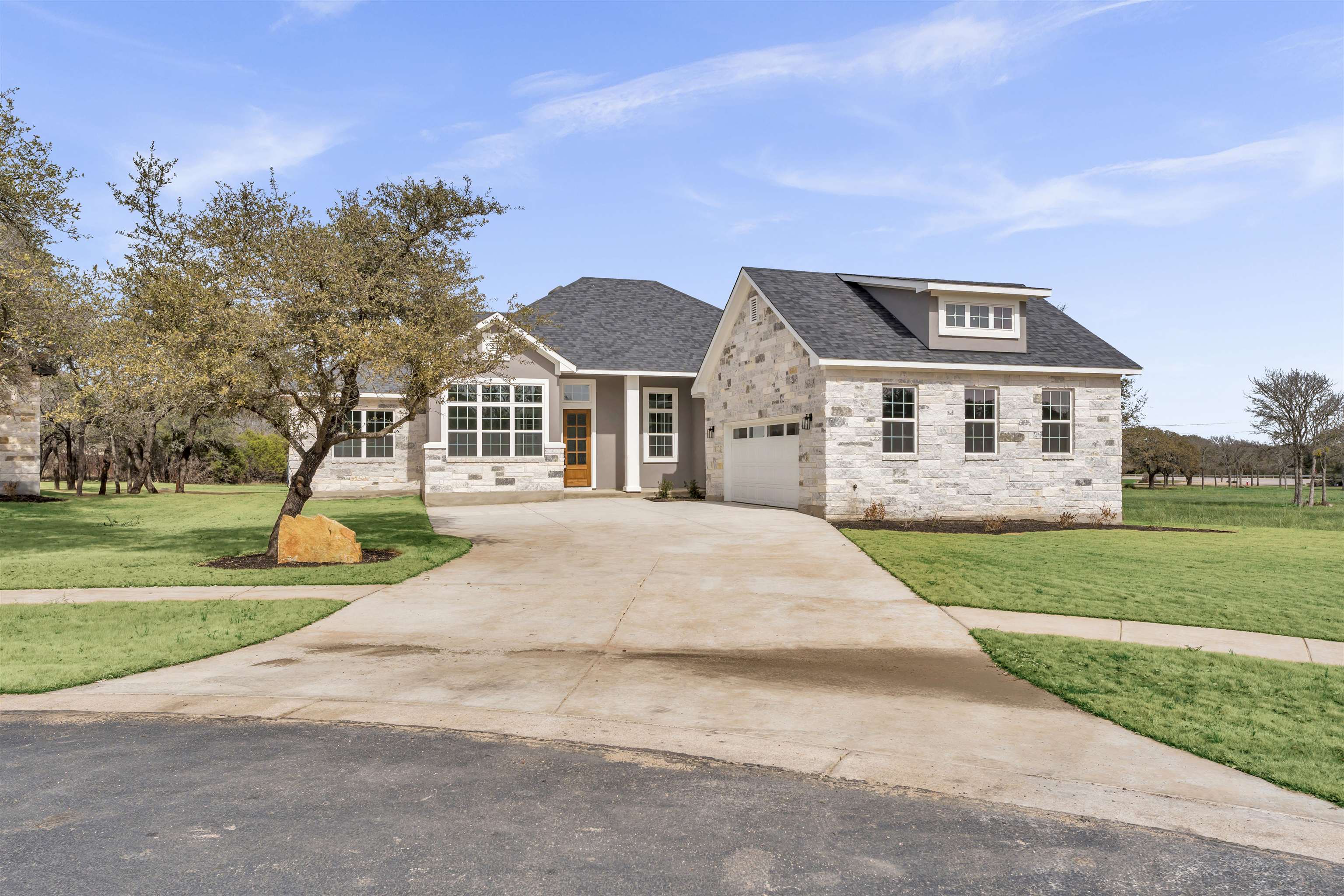108 Double Circle, Burnet