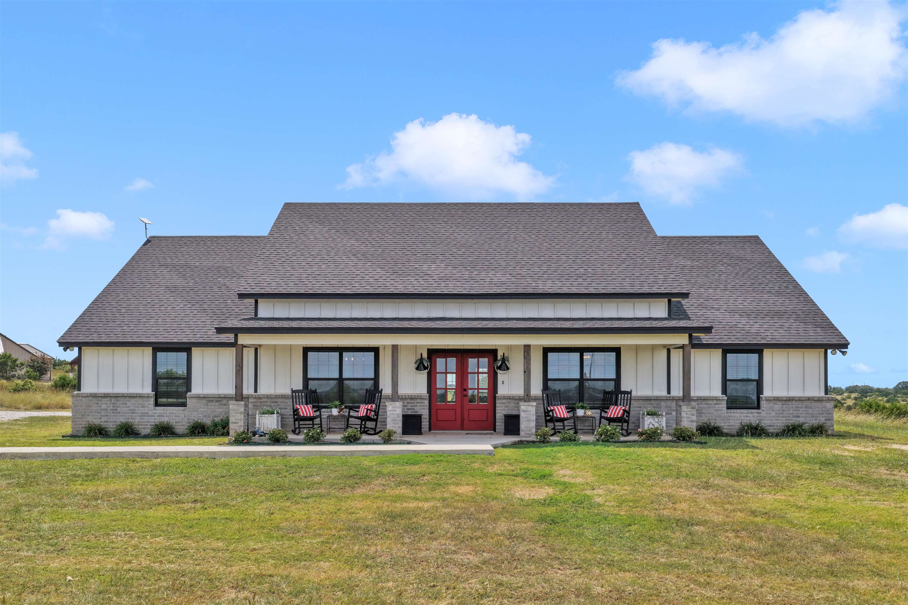 709 Three Creeks Dr, Bertram