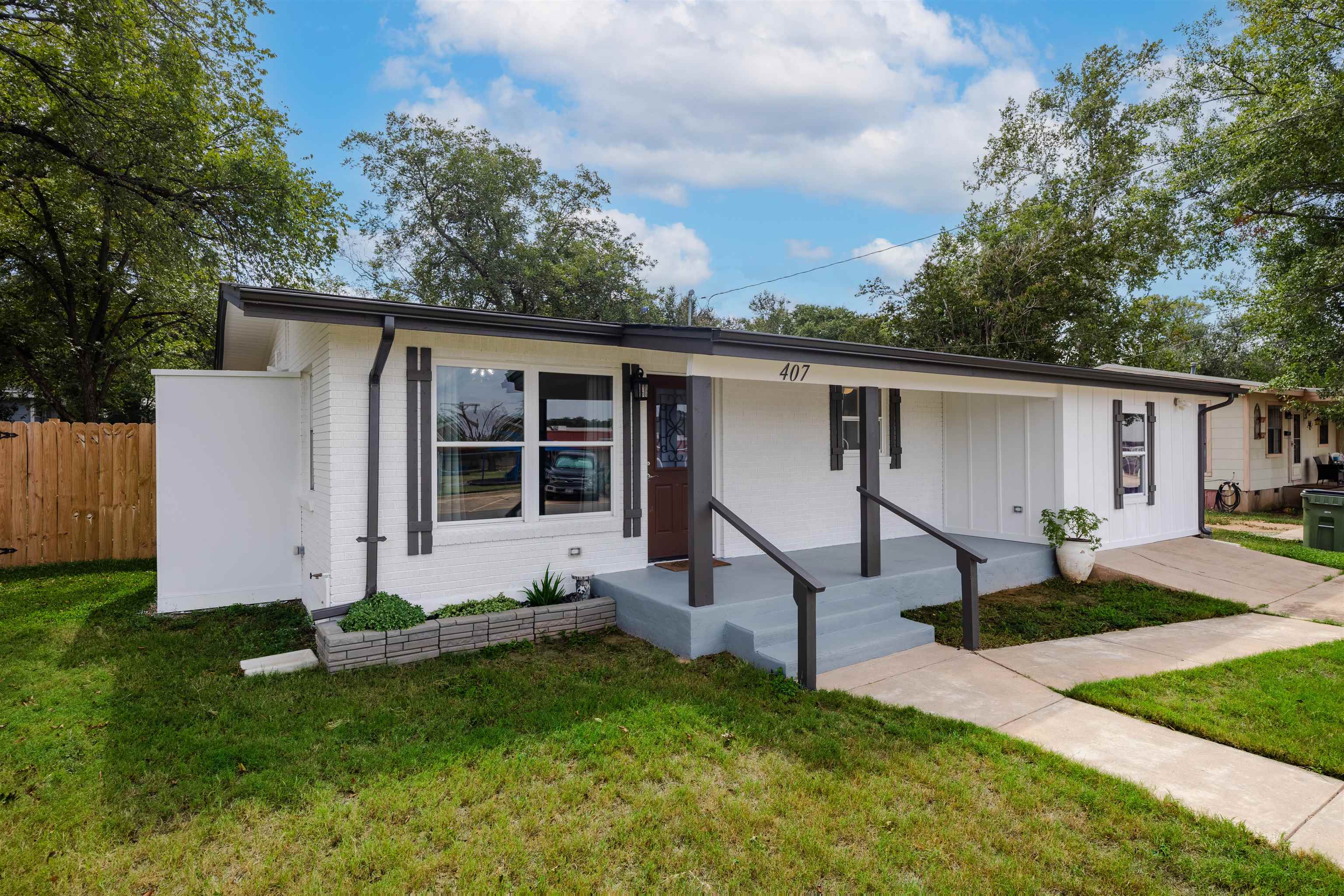 407 Lamon St, Burnet
