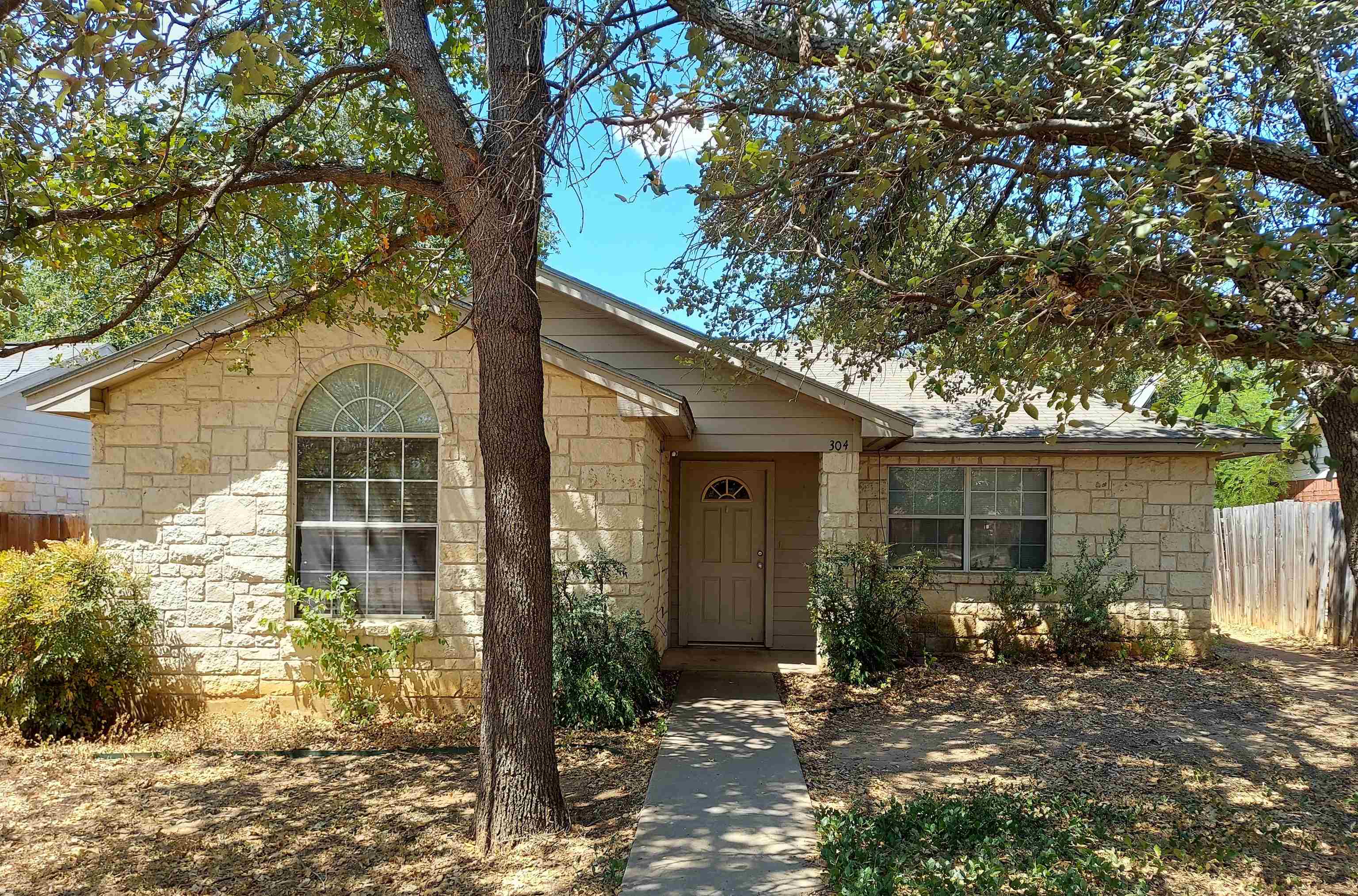 304 Avenue Q, Marble Falls