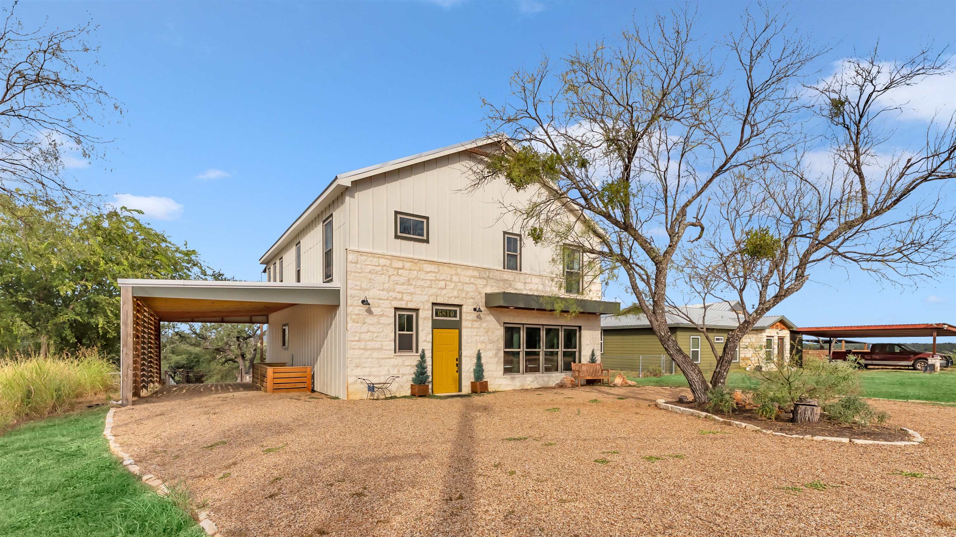 6810 River Oaks, Kingsland