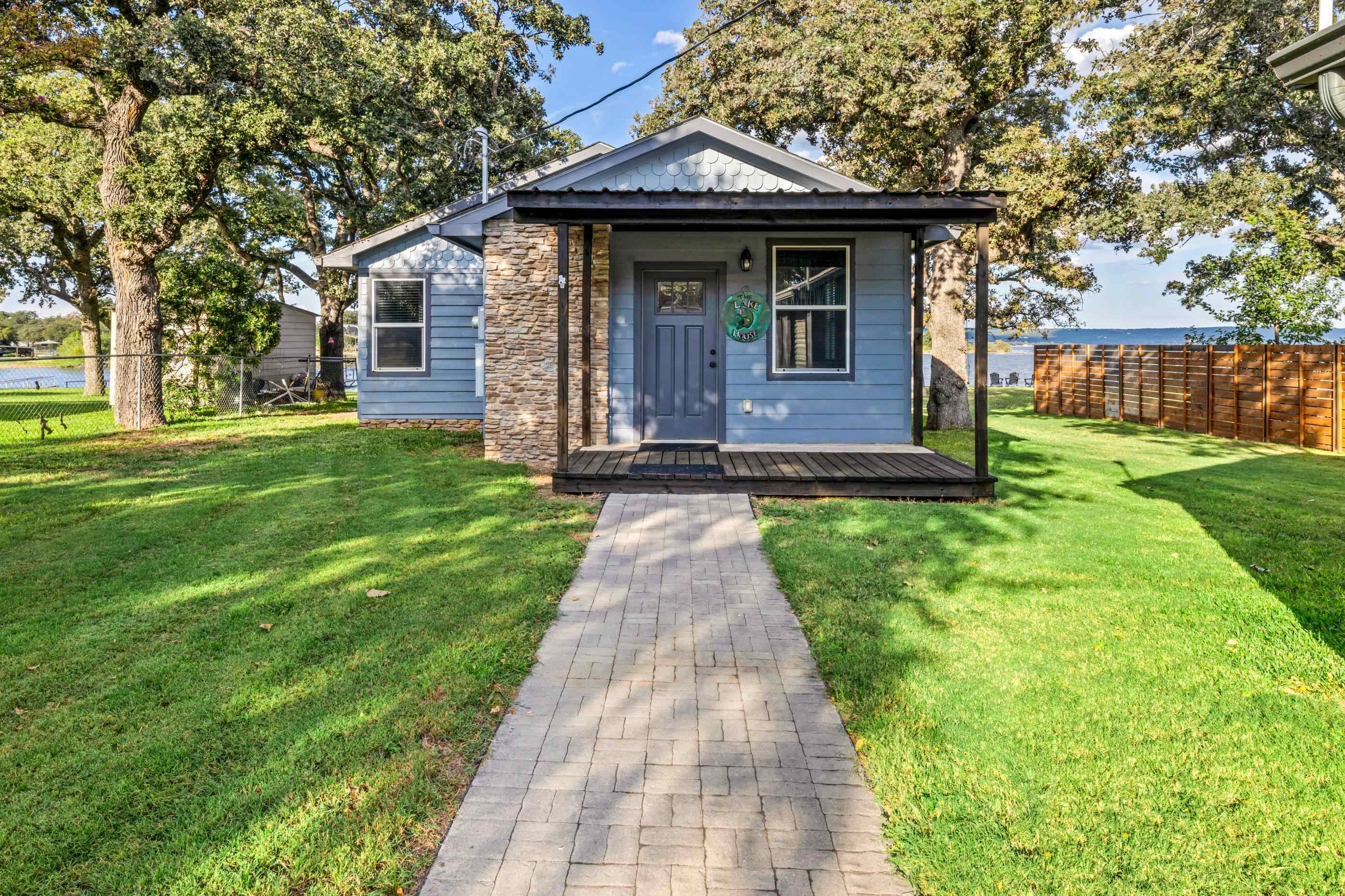 1638 Breeze Way, Tow