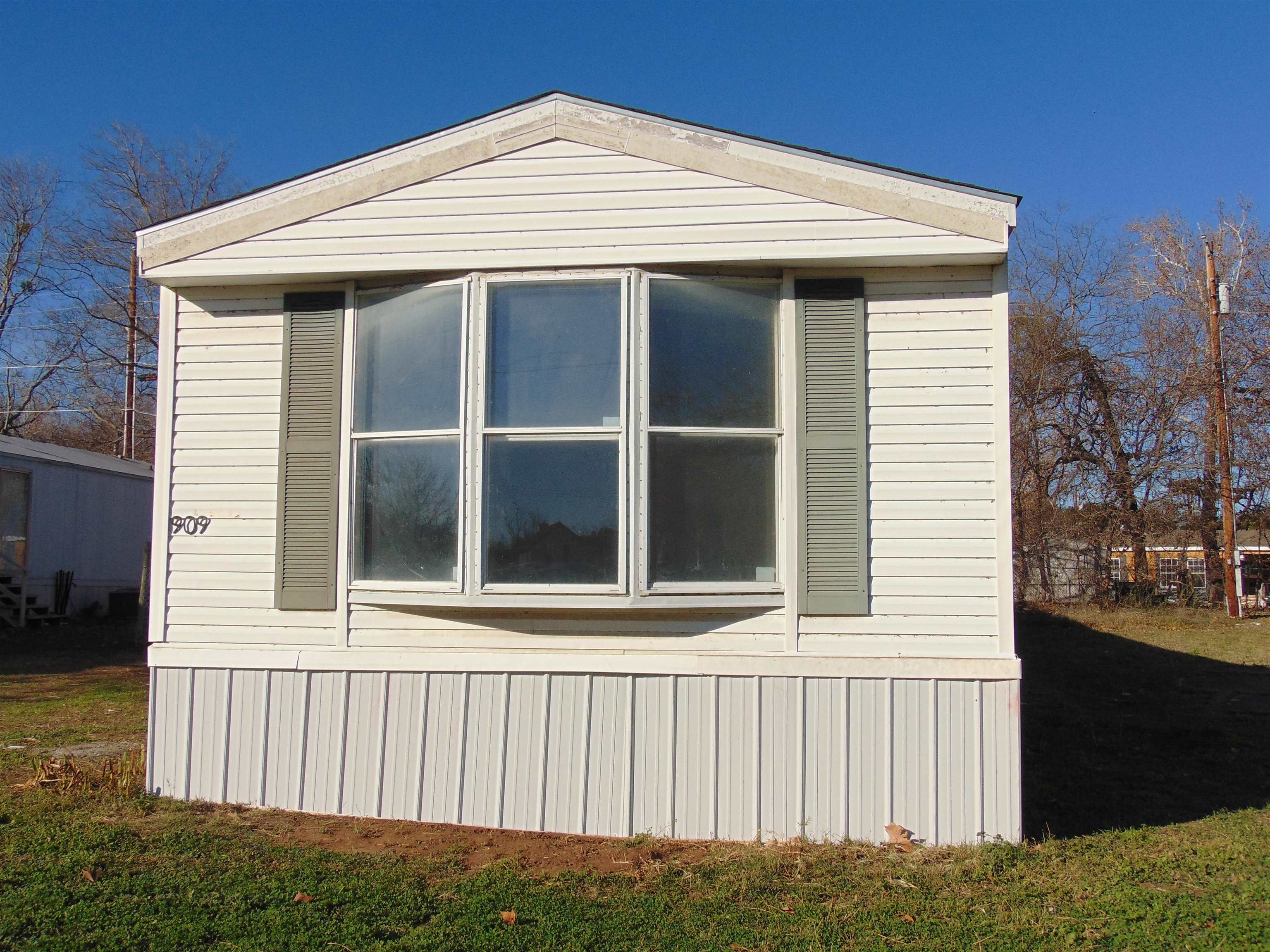 909 Barrier, Marble Falls