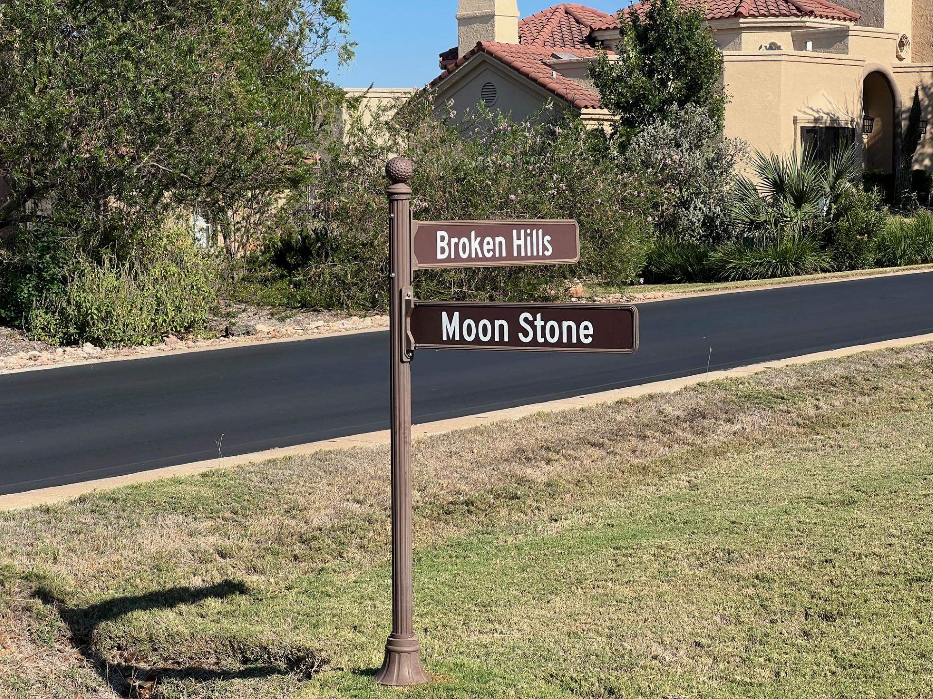 W10030 Broken Hills/Moonstone, Horseshoe Bay