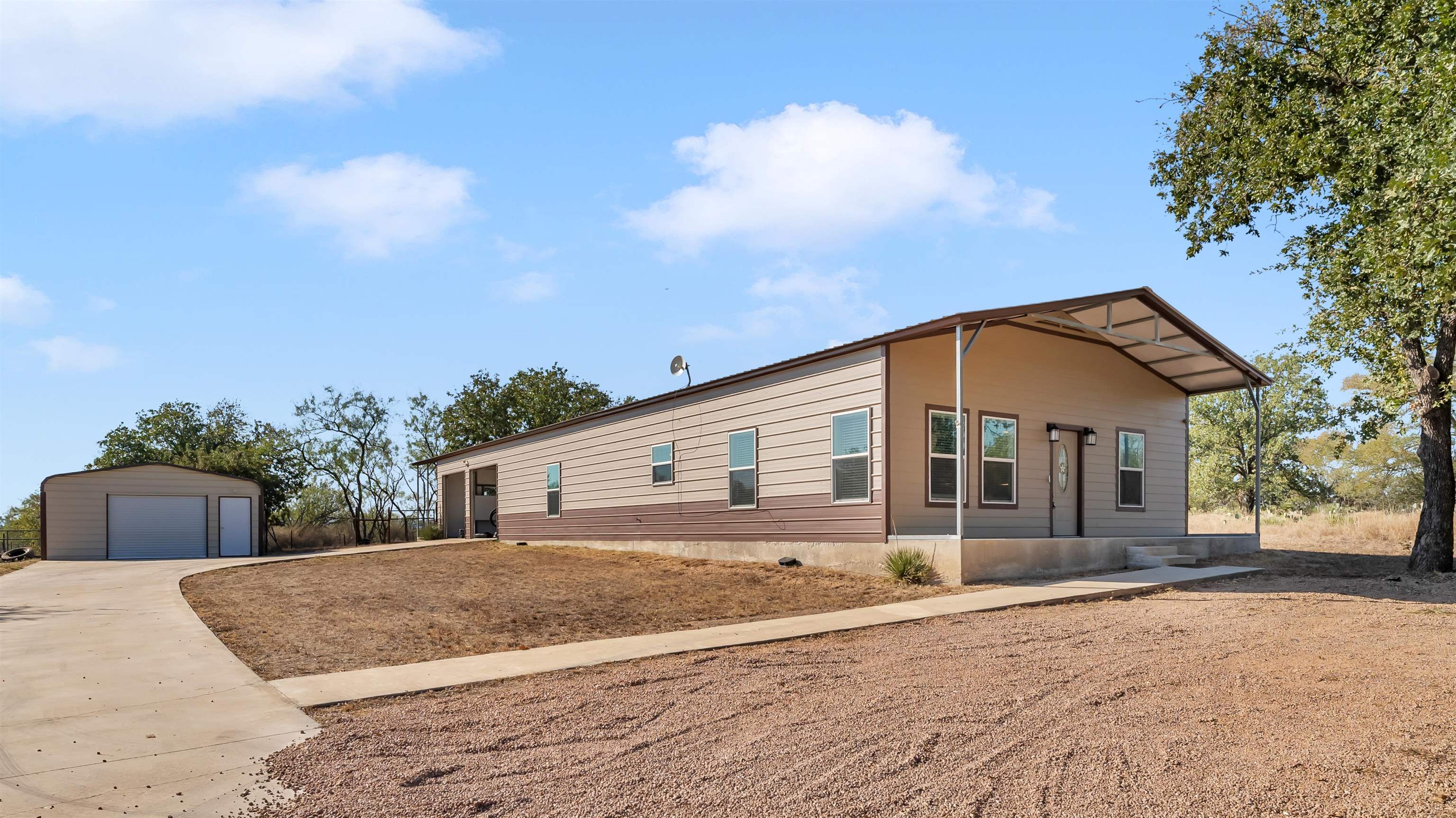 1717 Link, Kingsland