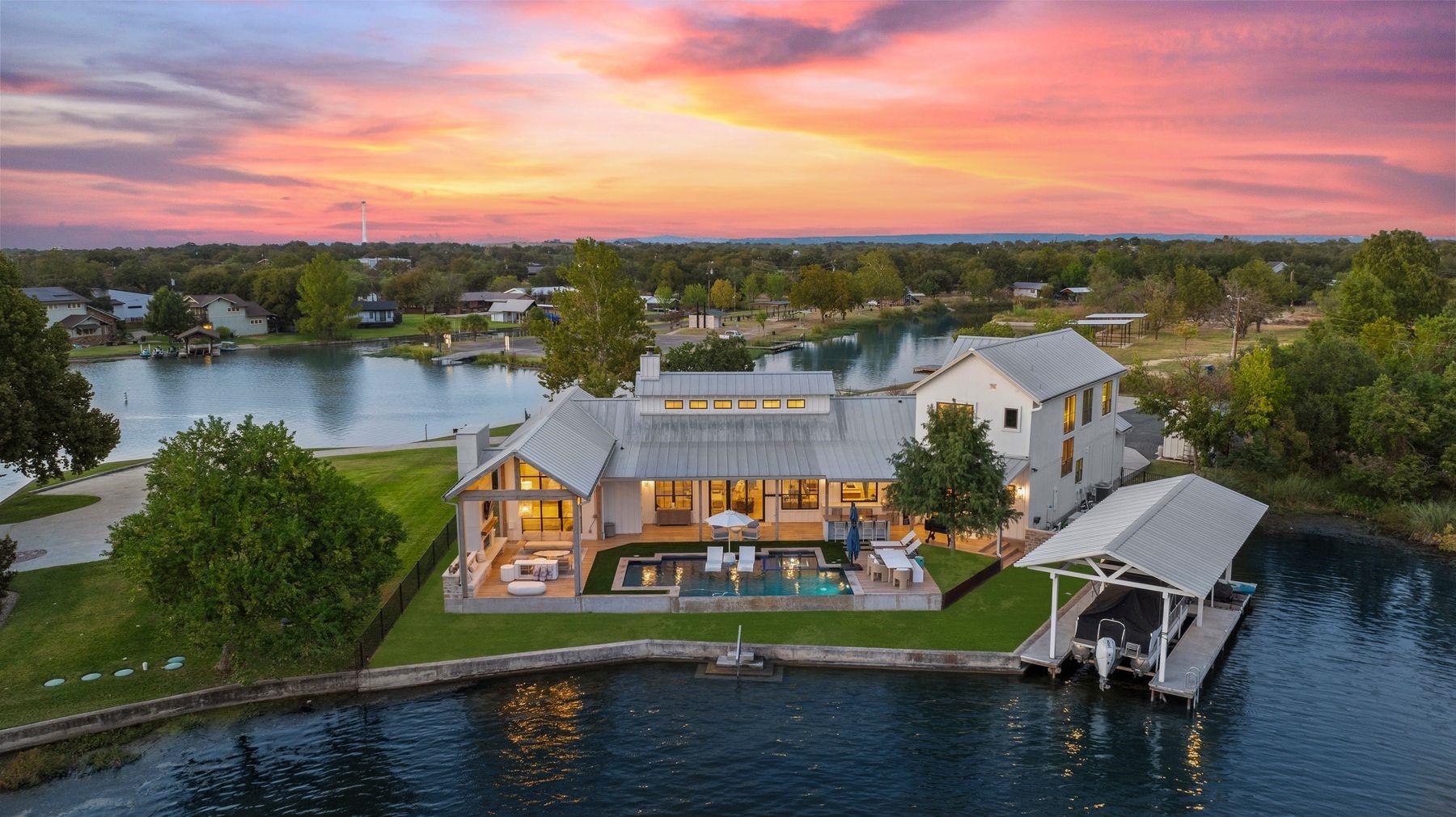 703 Woodland Hills, Granite Shoals