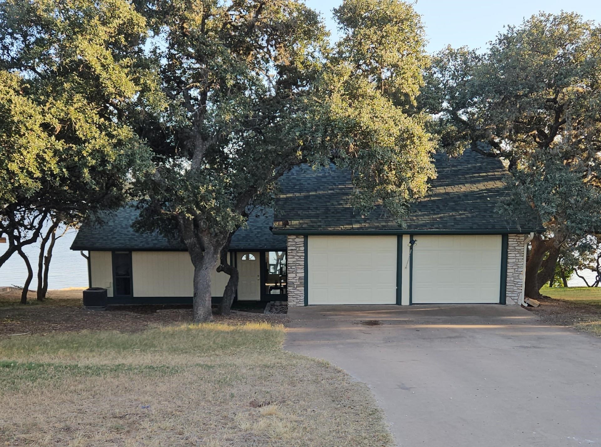 1604 CR 128, Burnet