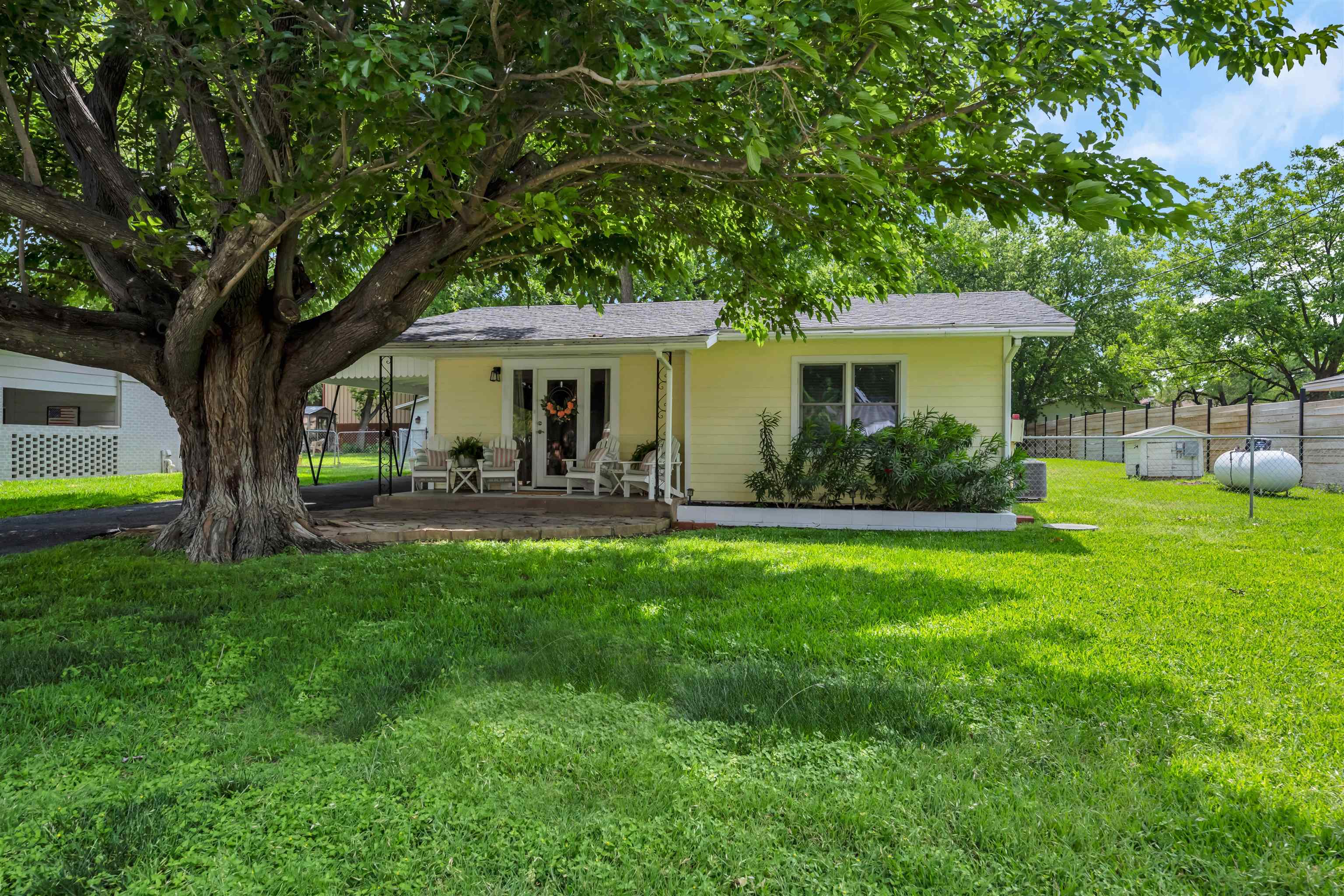 301 Riverside, Kingsland