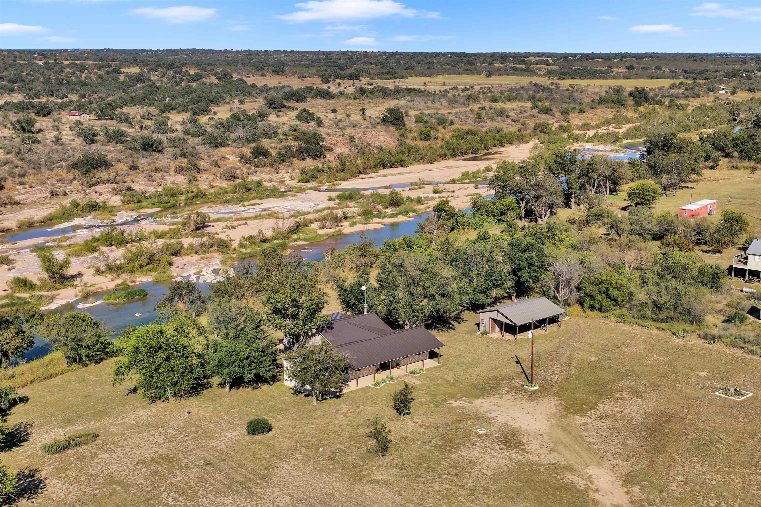 261 Diamond Cross, Llano