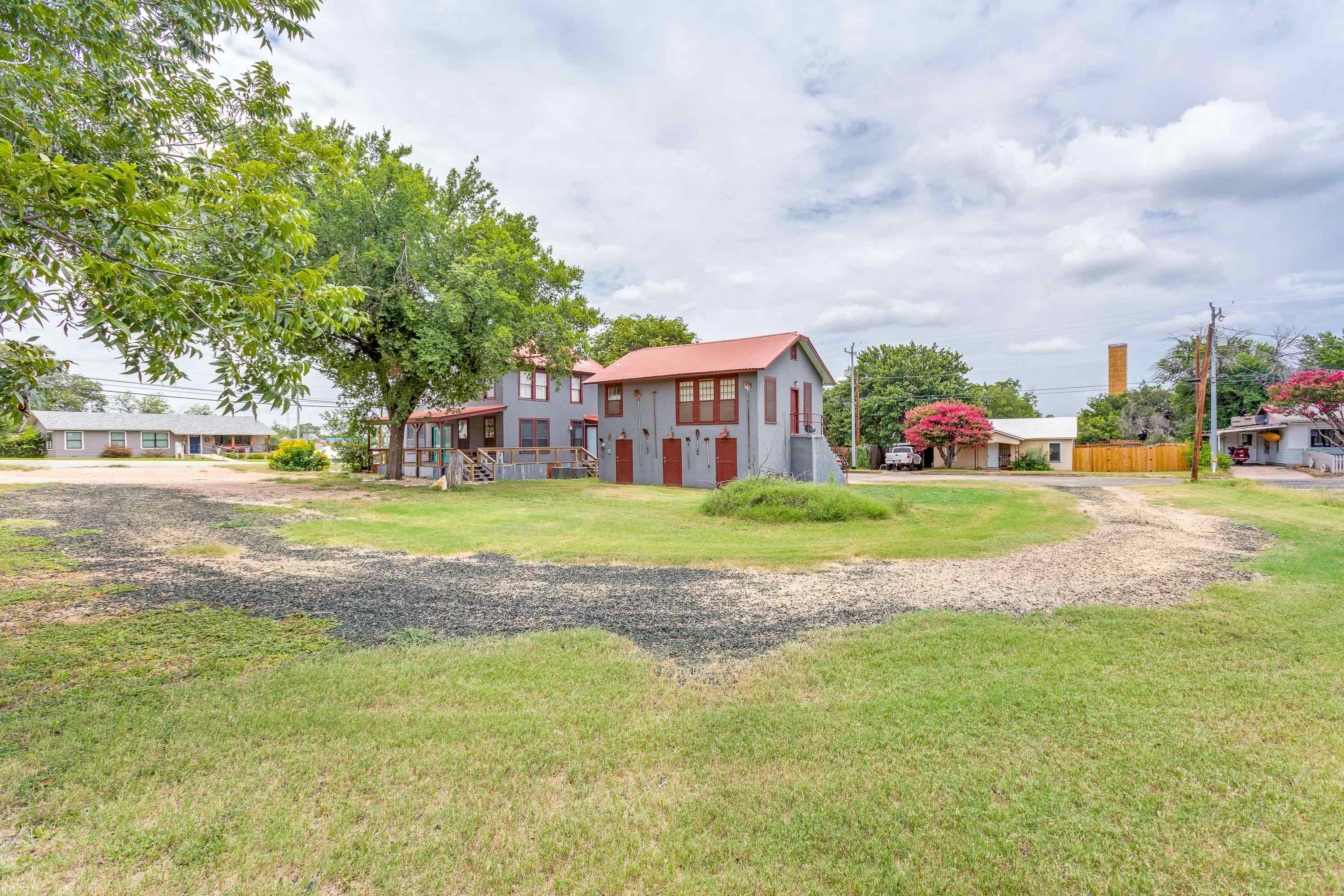 1600 Ford, Llano