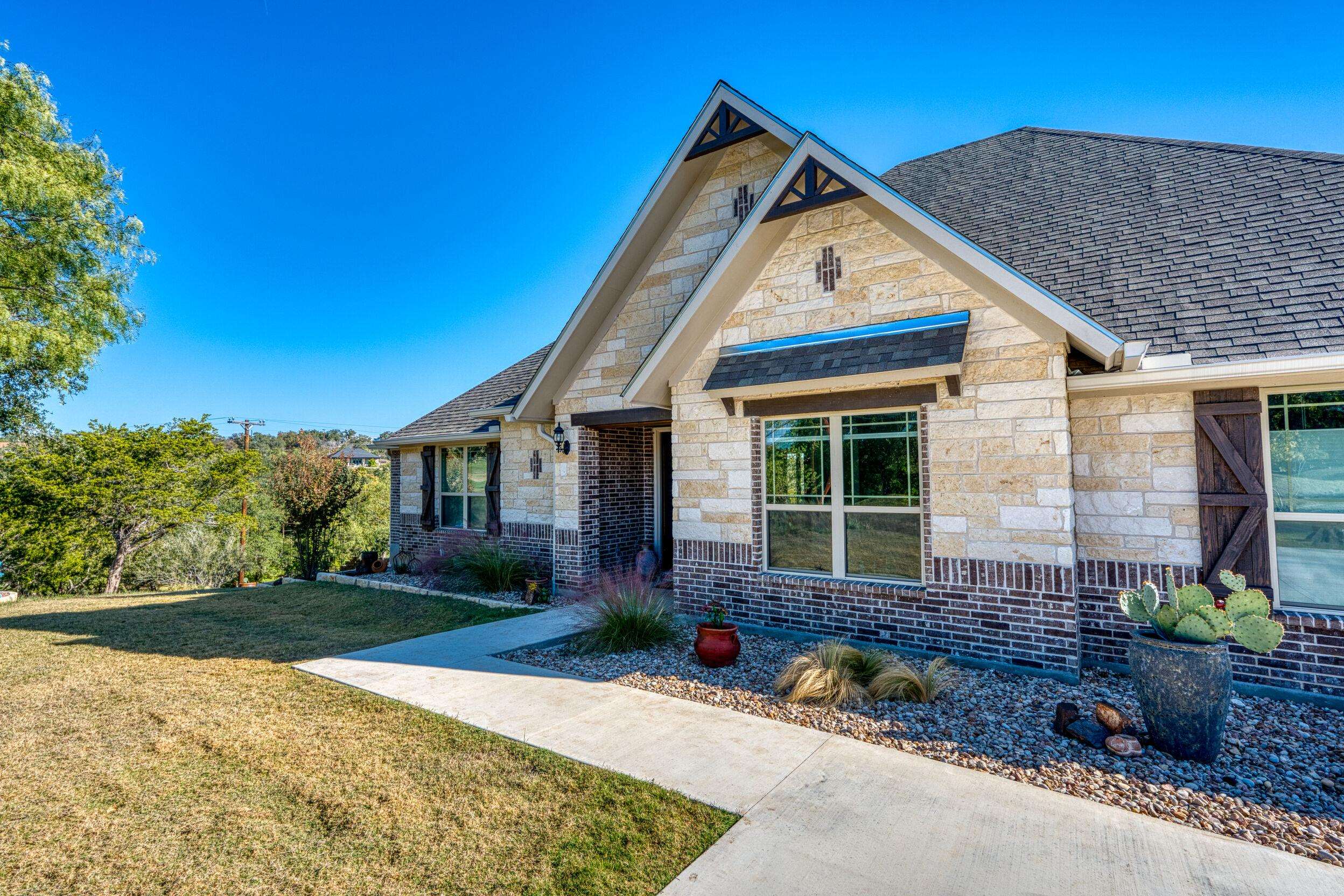 2913 Blue Lake Dr., Horseshoe Bay