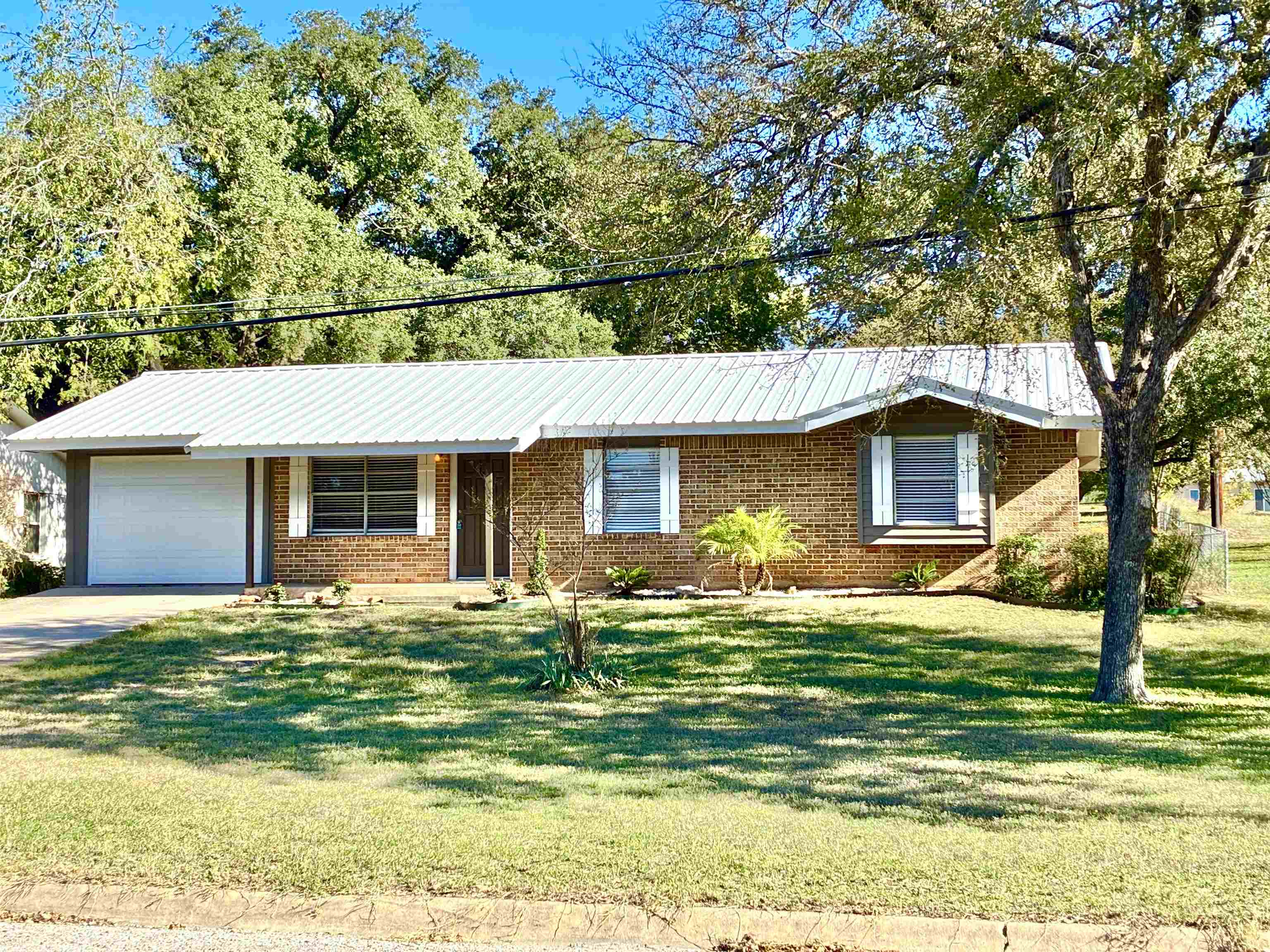 901 AVENUE E, Marble Falls