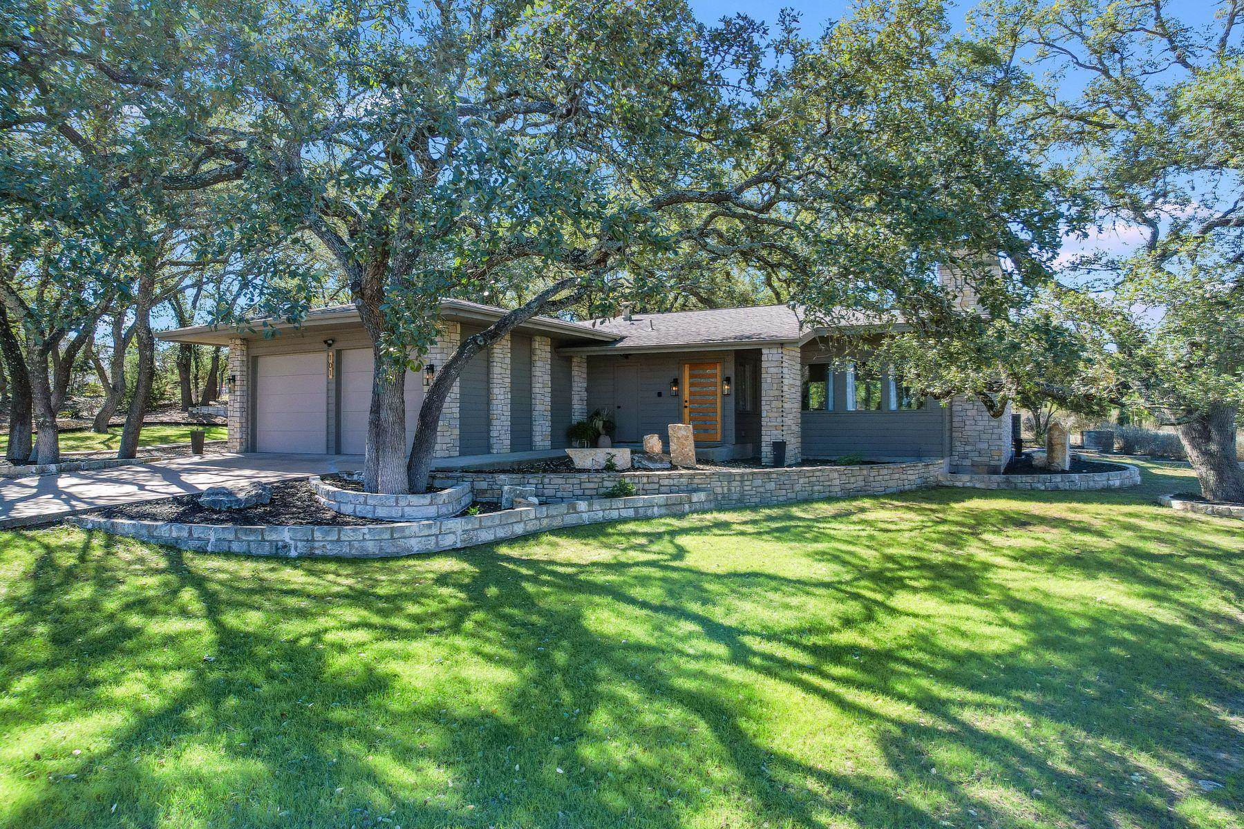 101 Bedford, Spicewood