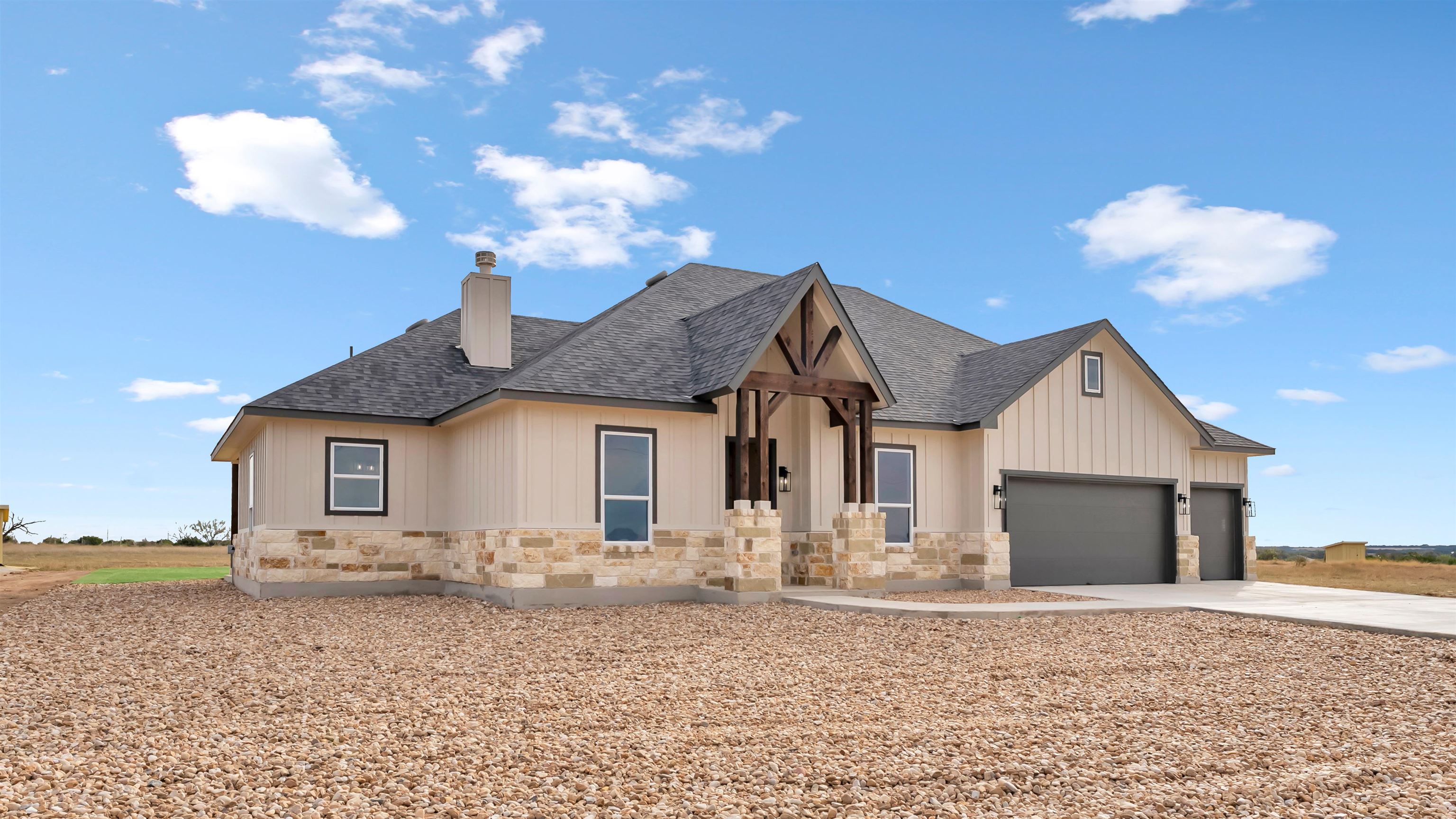 379 Prarie Point, Bertram