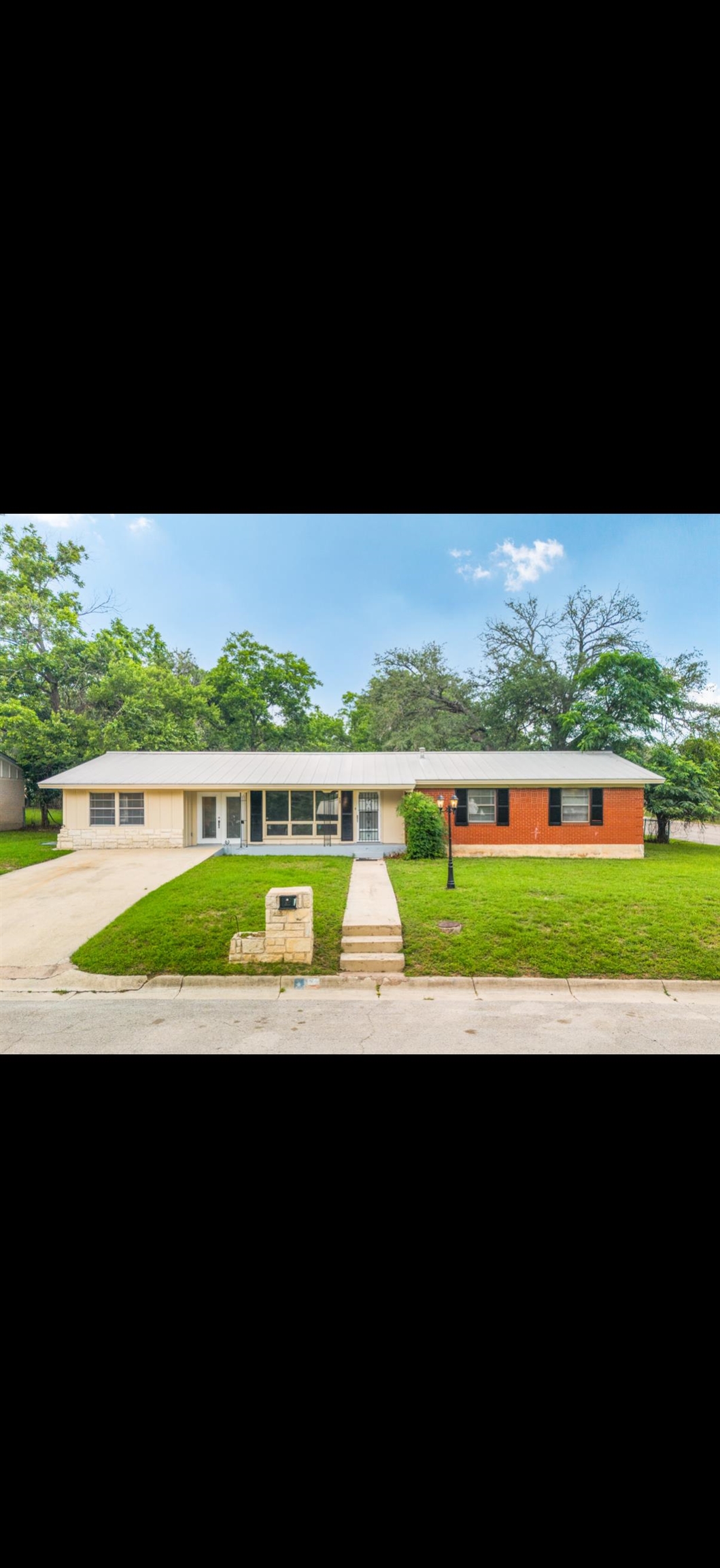 13 Perkins, Lampasas