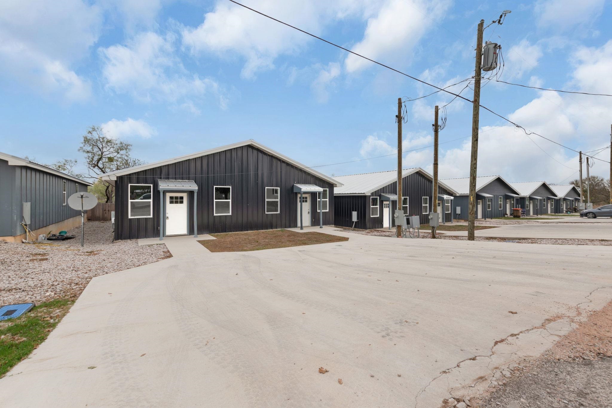 1-10 Waco, Kingsland