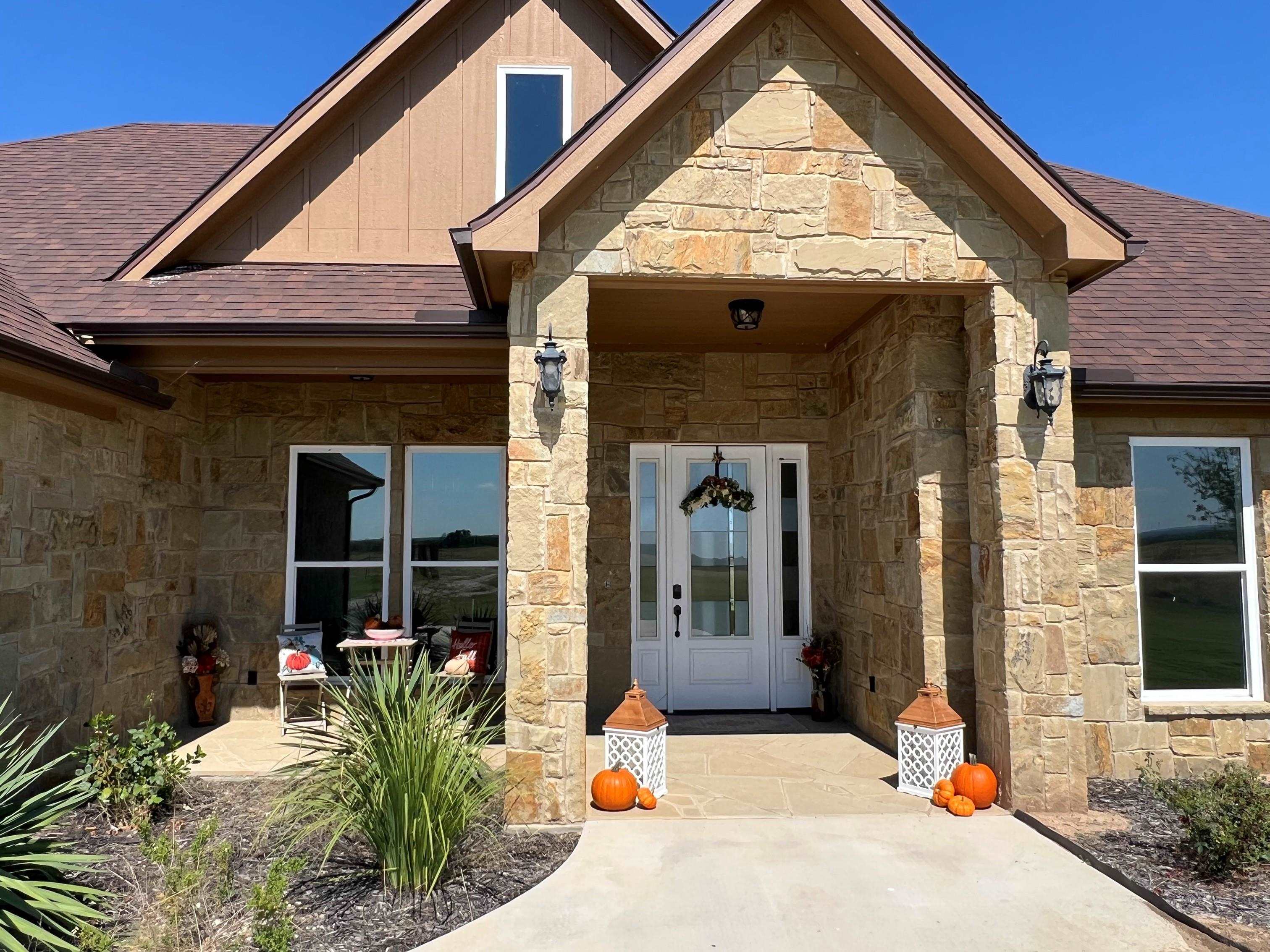 145 Private Road 199, San Saba