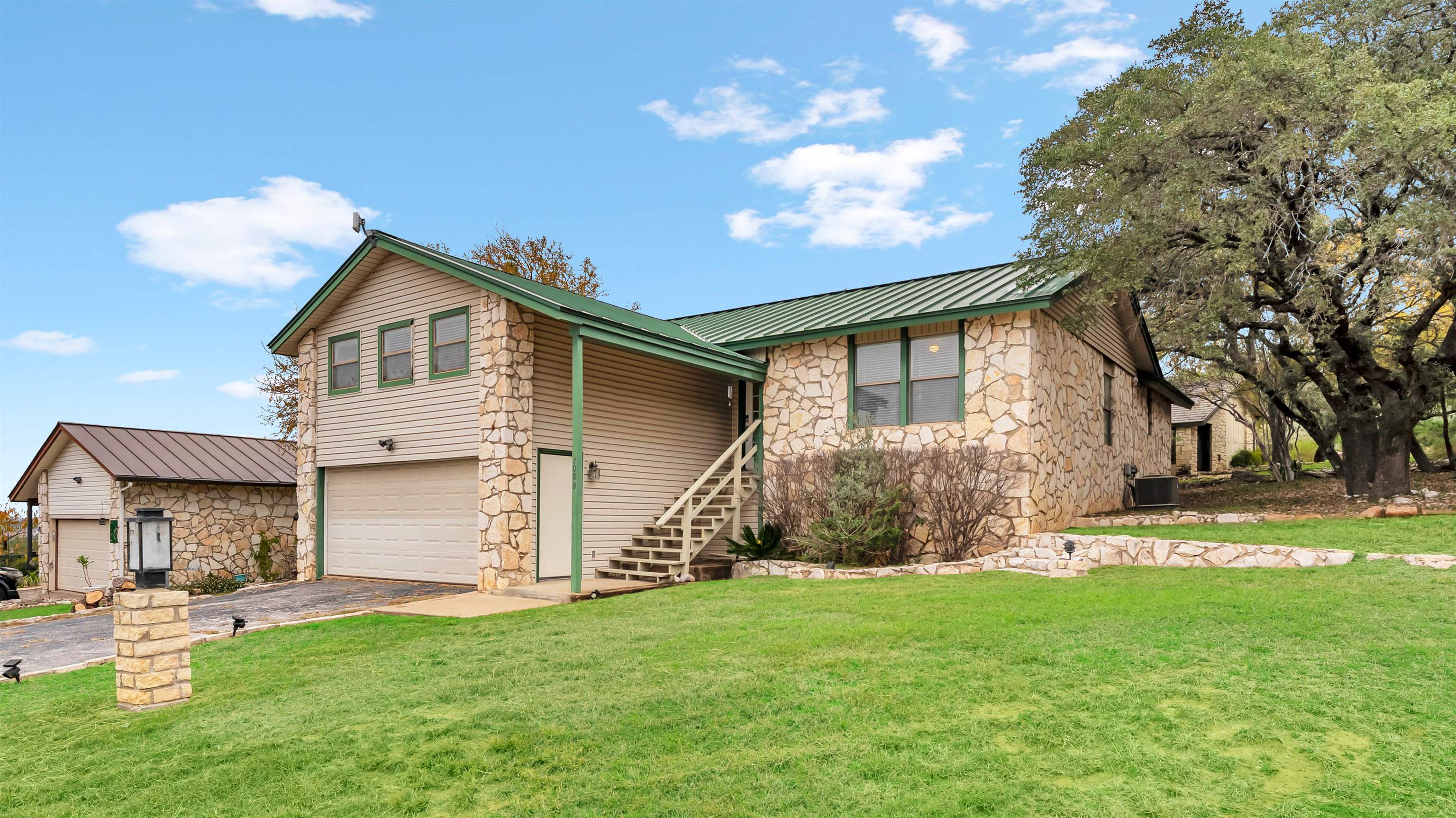 708 Scarlet Sun 500 Hi Ridge, Horseshoe Bay