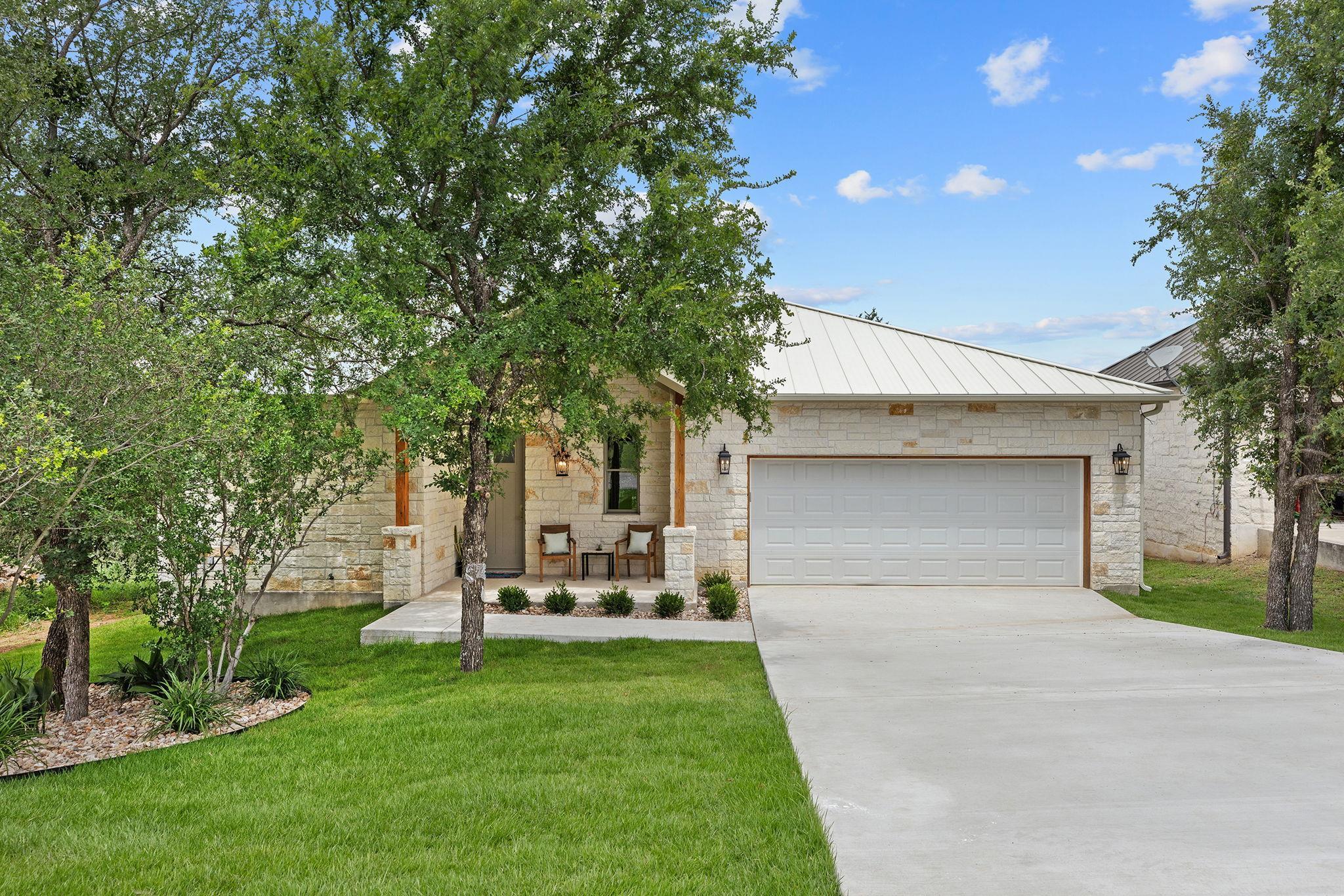 1110 Monterrey Oak Cir, Marble Falls