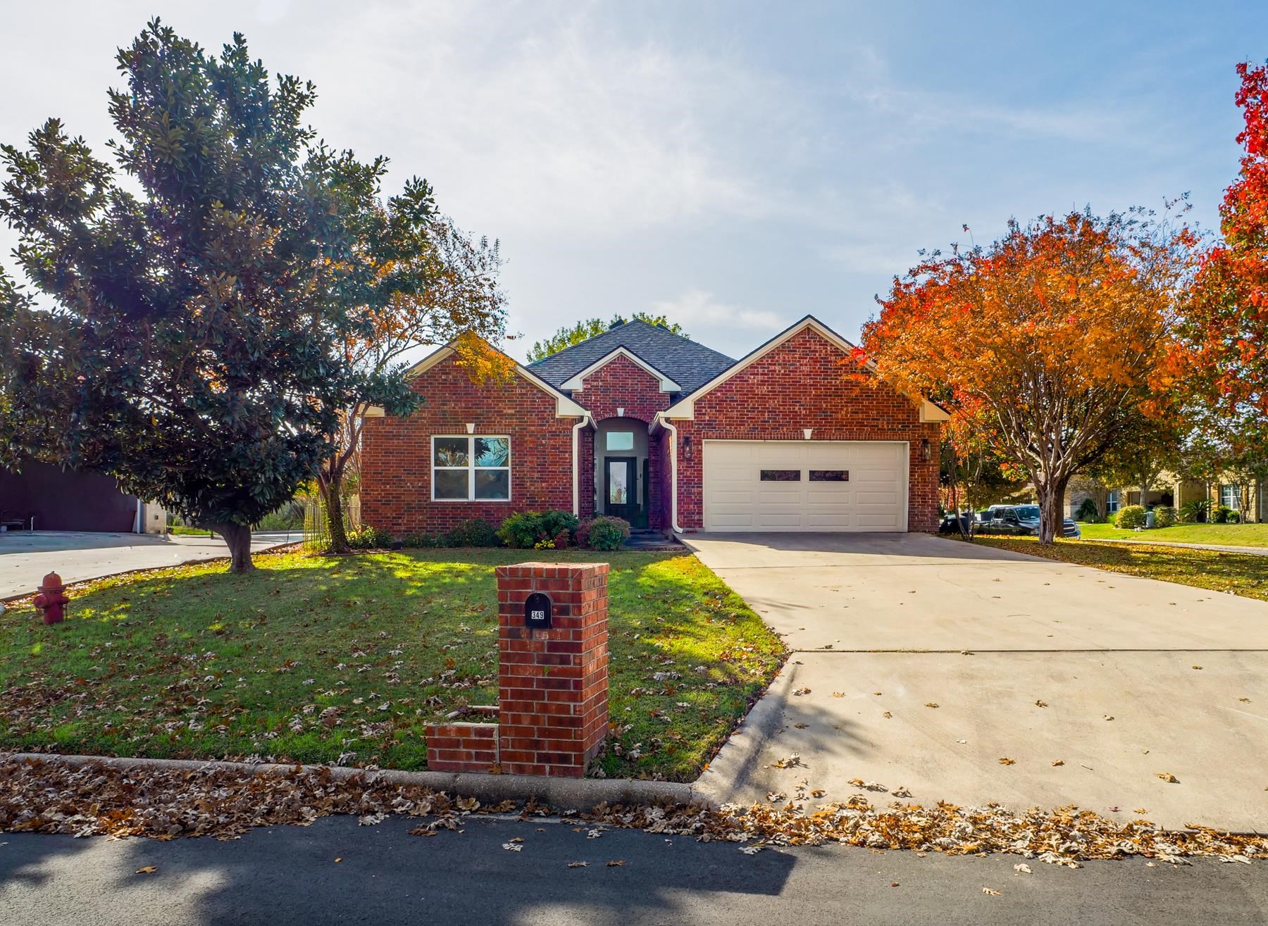 349 Firestone Dr, Meadowlakes