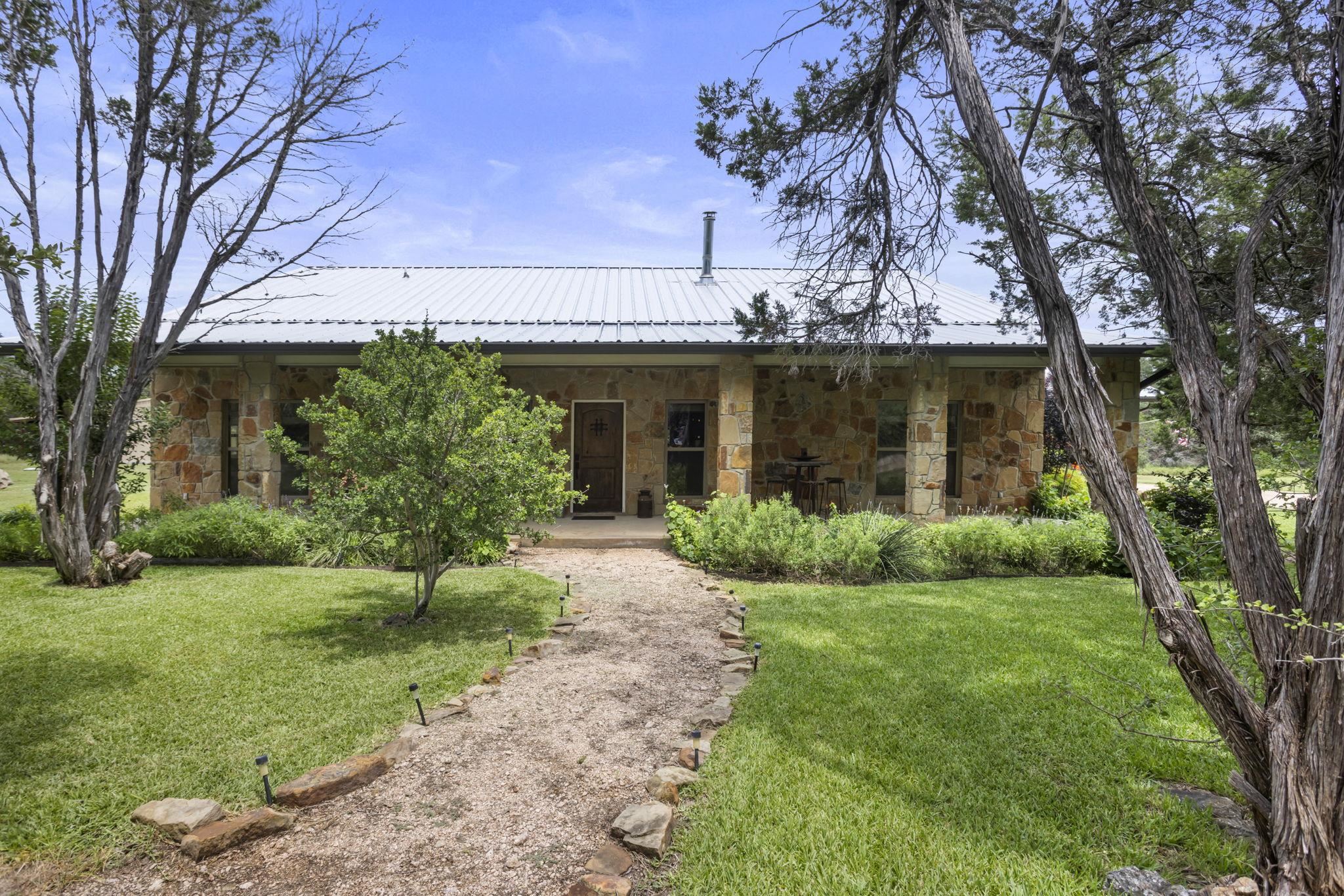 201 Oak Vista, Burnet