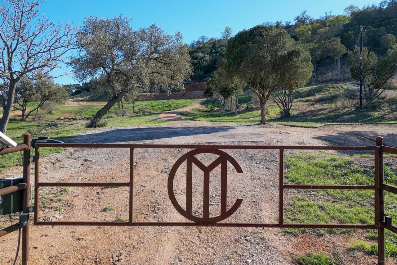 0000 FM 2147, Cottonwood Shores