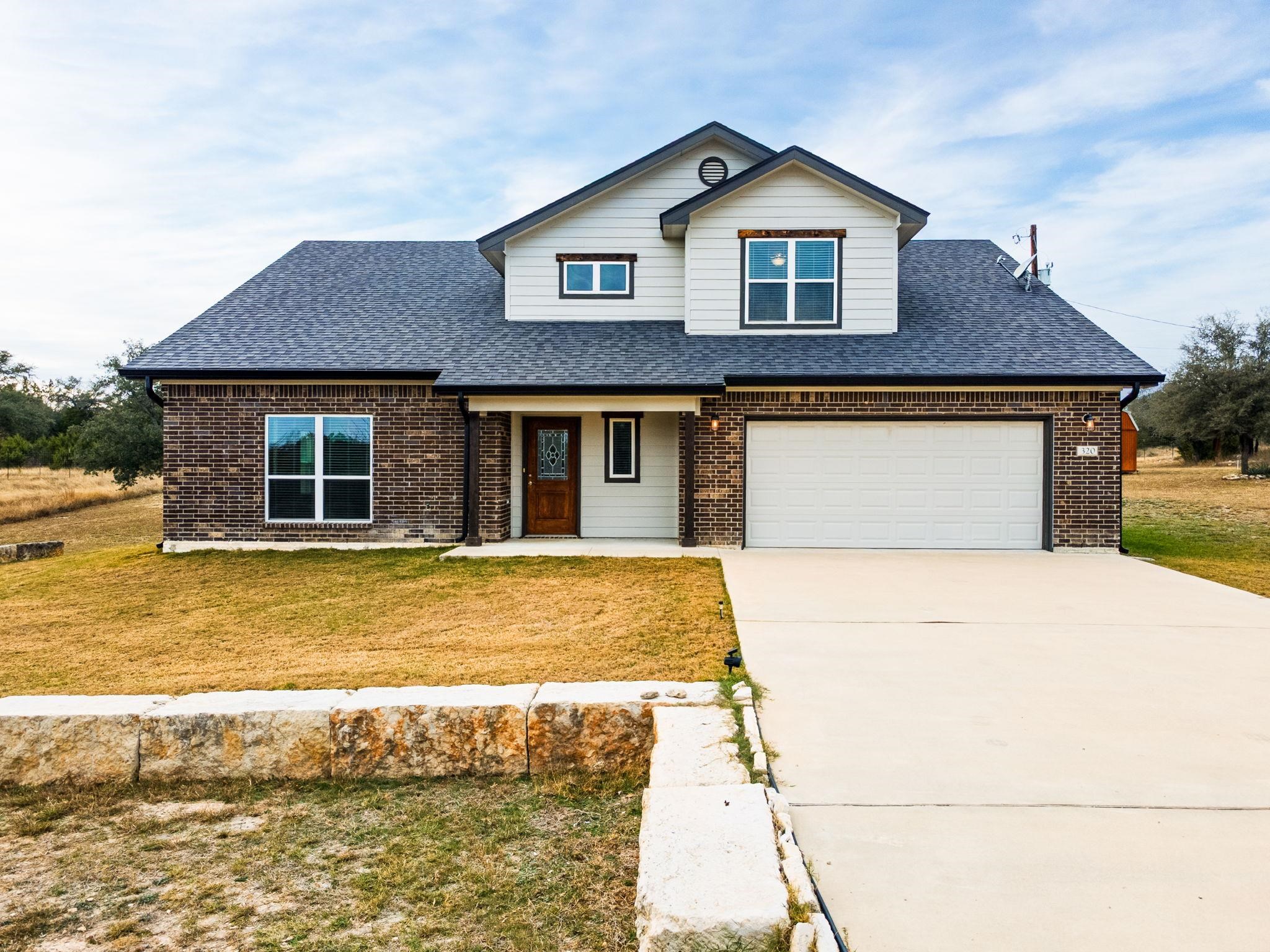 320 Sunrise Hills, Lampasas