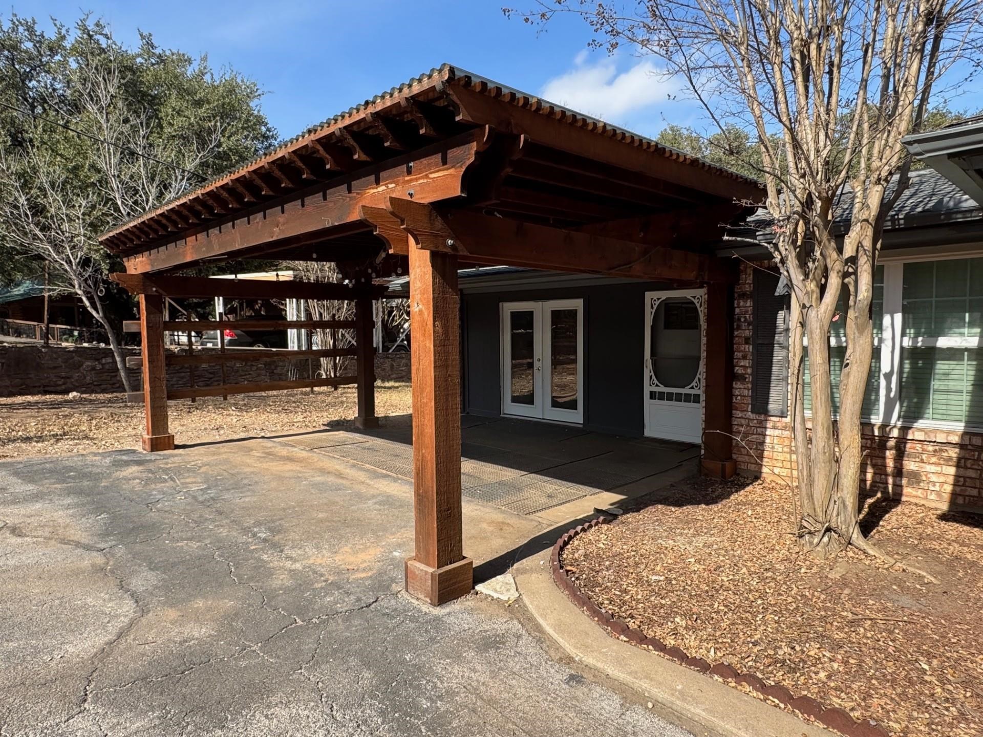 5303 Shady Oaks, Kingsland