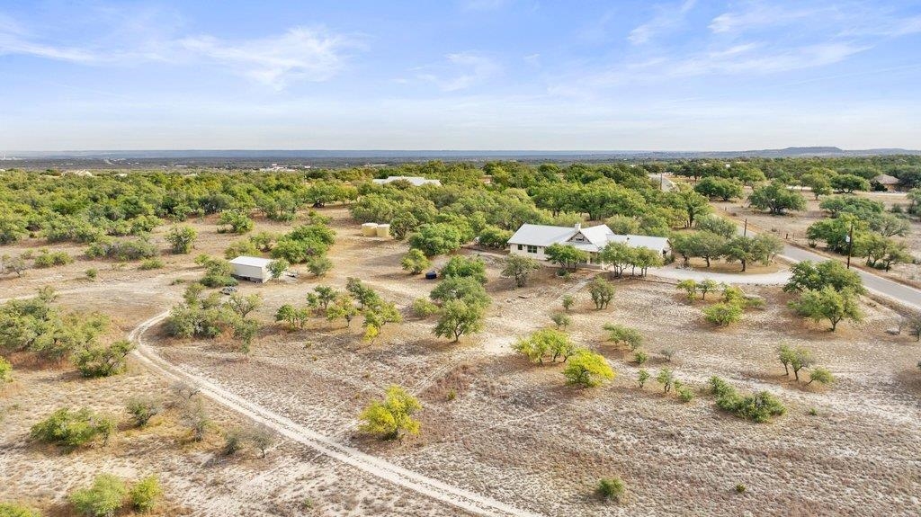 232 Crooked Oak, Round Mountain