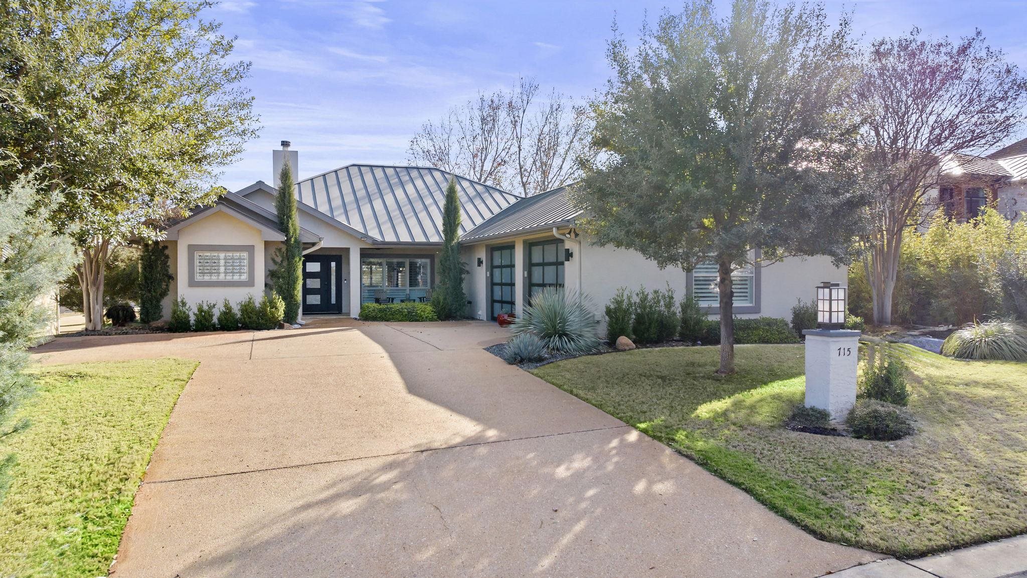 715 Mountain Leather, Horseshoe Bay