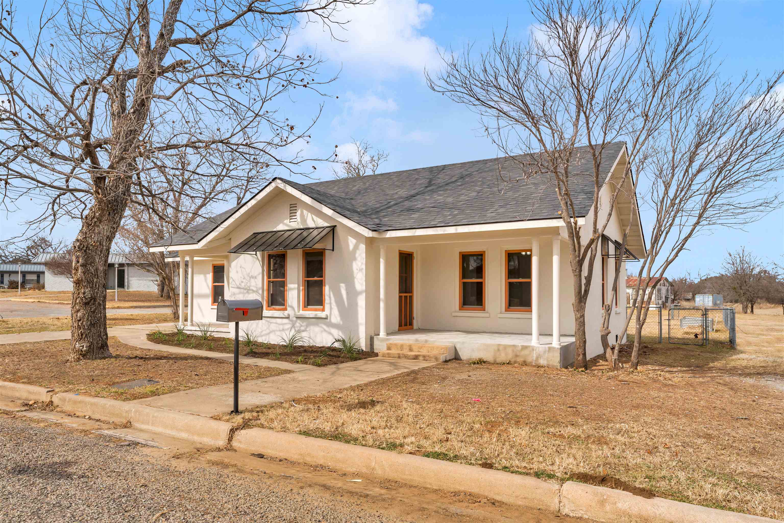 601 Green, Llano