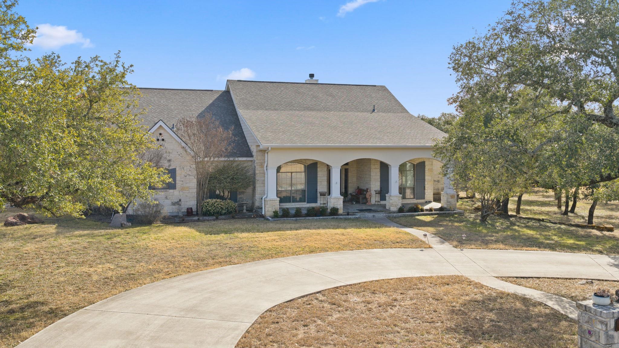 203 Circle Oaks Drive, Burnet