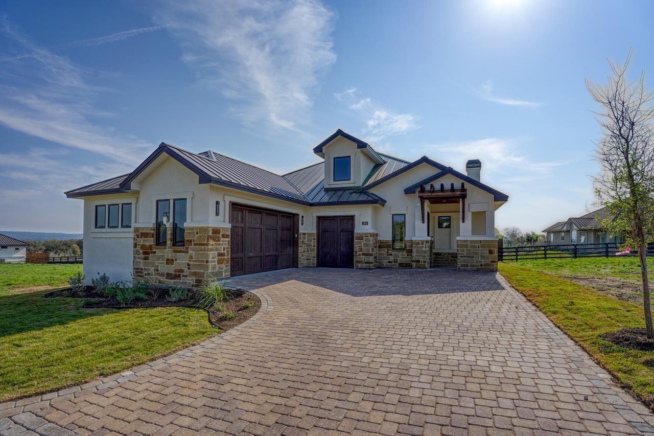 1824 Art Adams Way, Spicewood