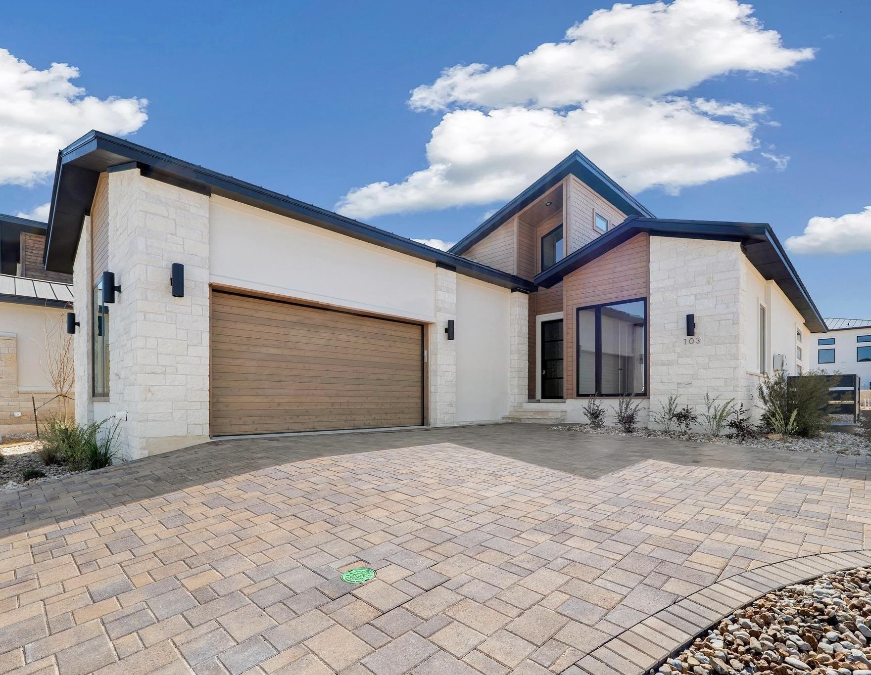 103 Via Roma, Horseshoe Bay