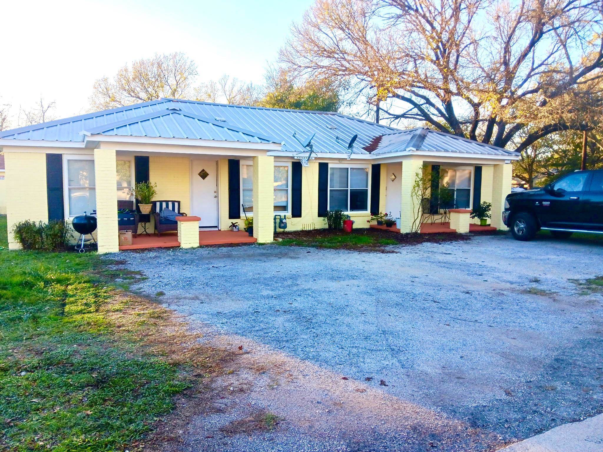 800 Vanderveer, Burnet