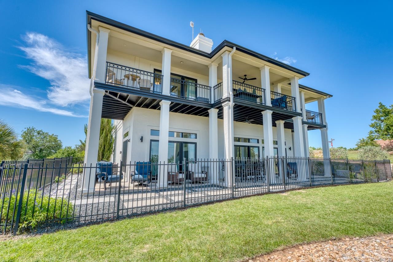 3305 Close Call, Horseshoe Bay