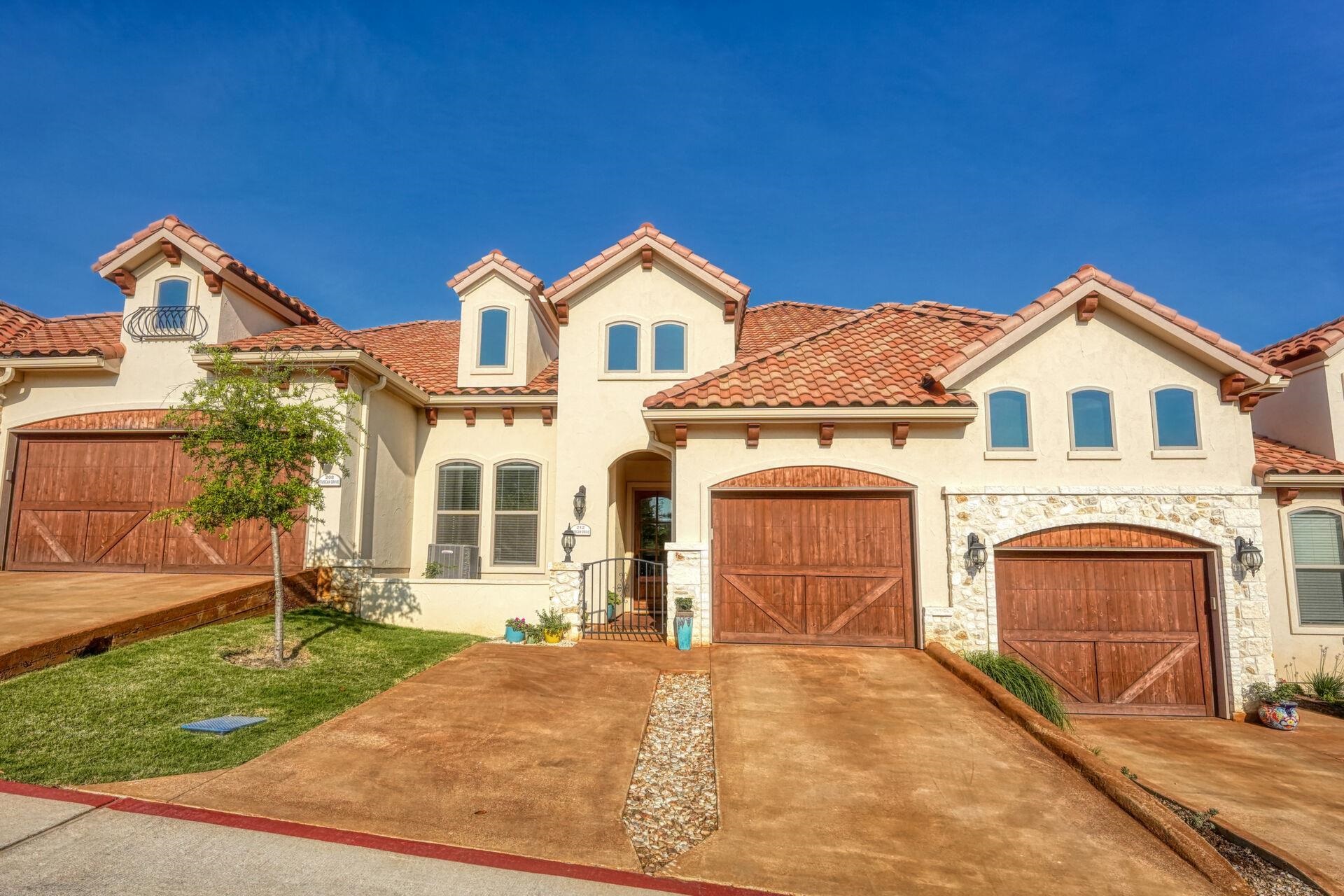 212 Tuscan Dr, Horseshoe Bay