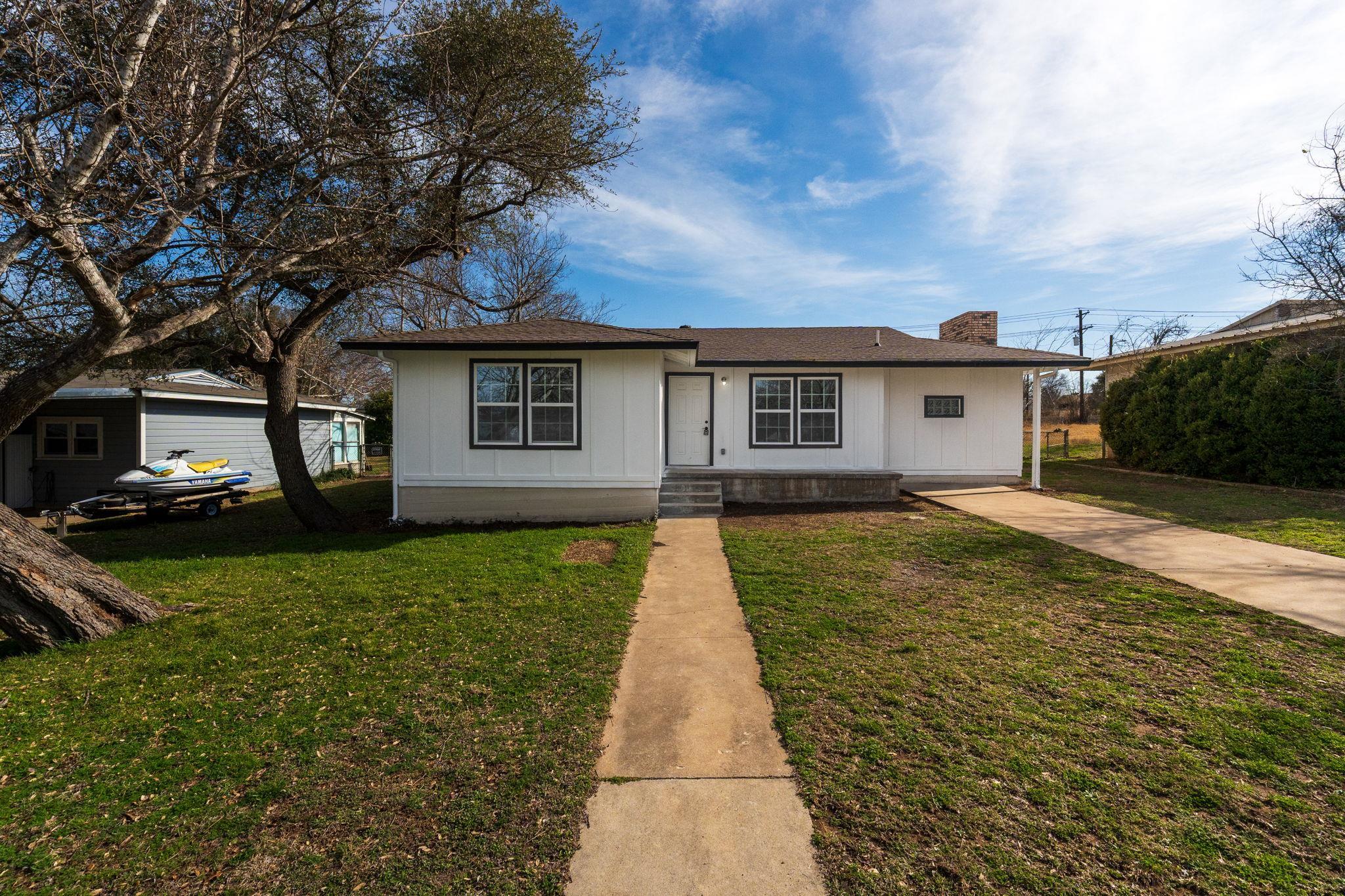 44 Sue Ann, Lampasas