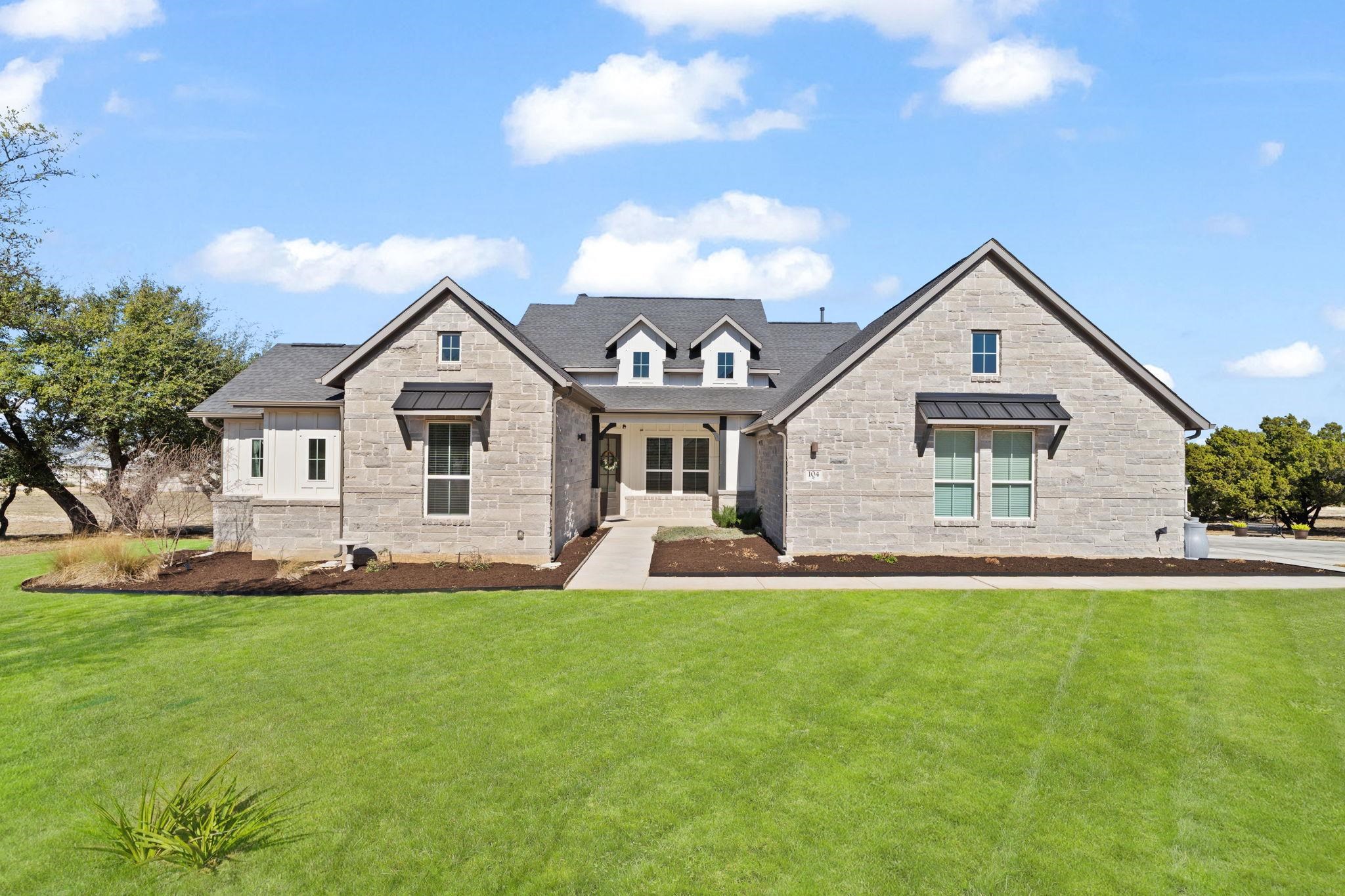 104 Rock Bend, Marble Falls