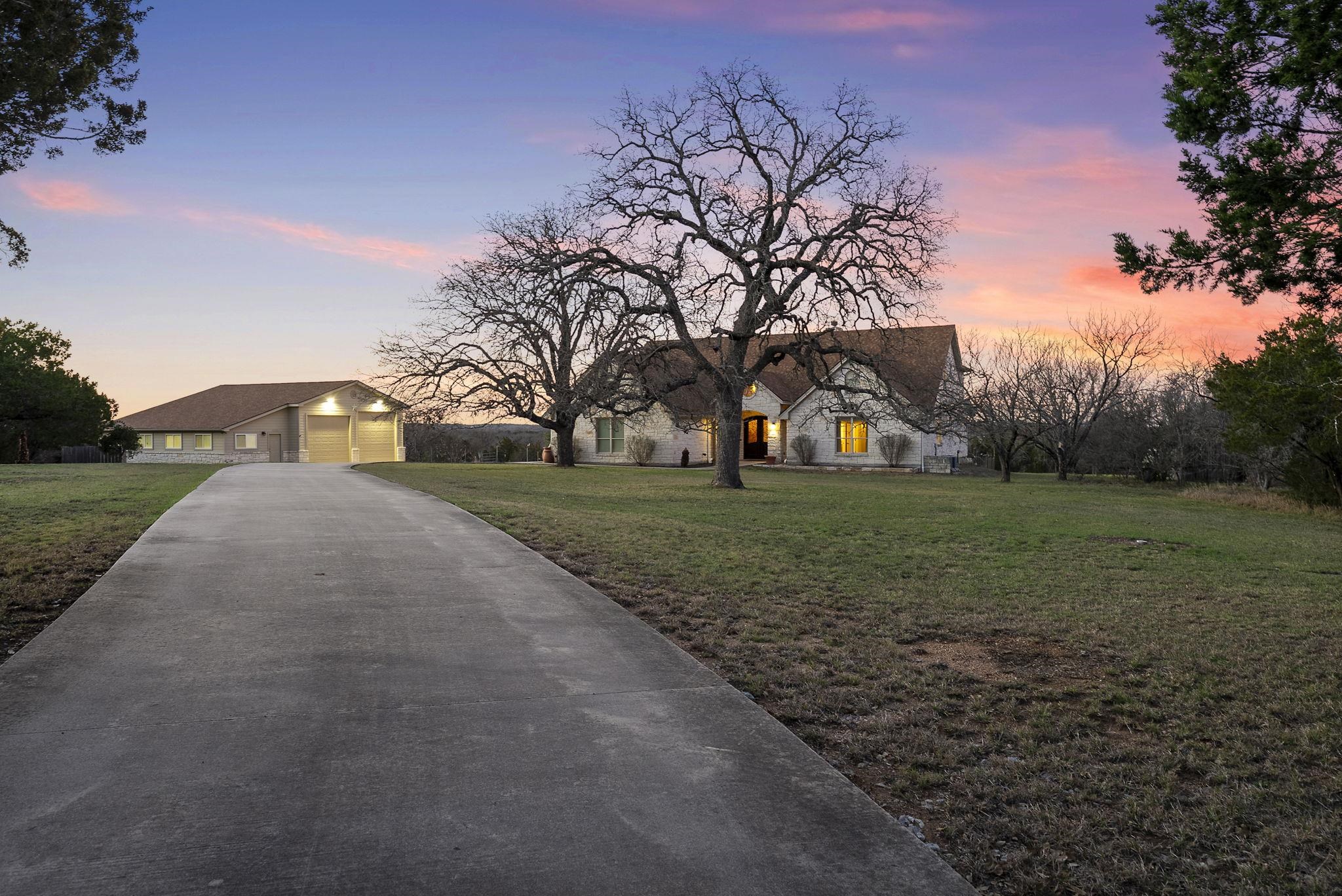120 Oak Meadow Trl, Spicewood