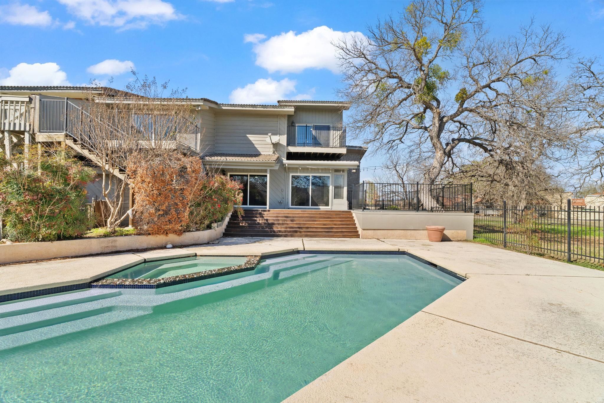 207 Free Rein, Horseshoe Bay