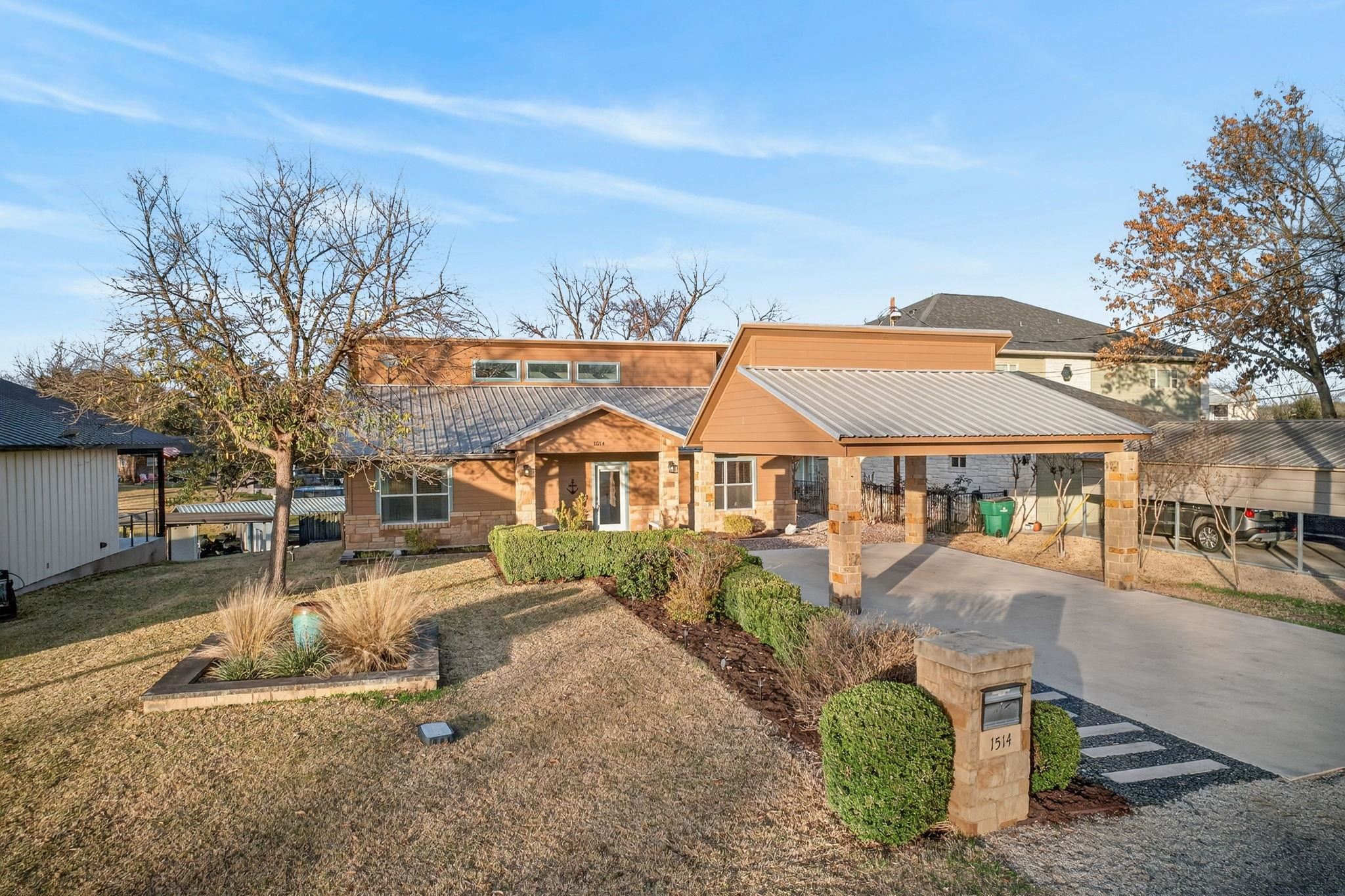 1514 Bluebonnet Ln, Kingsland